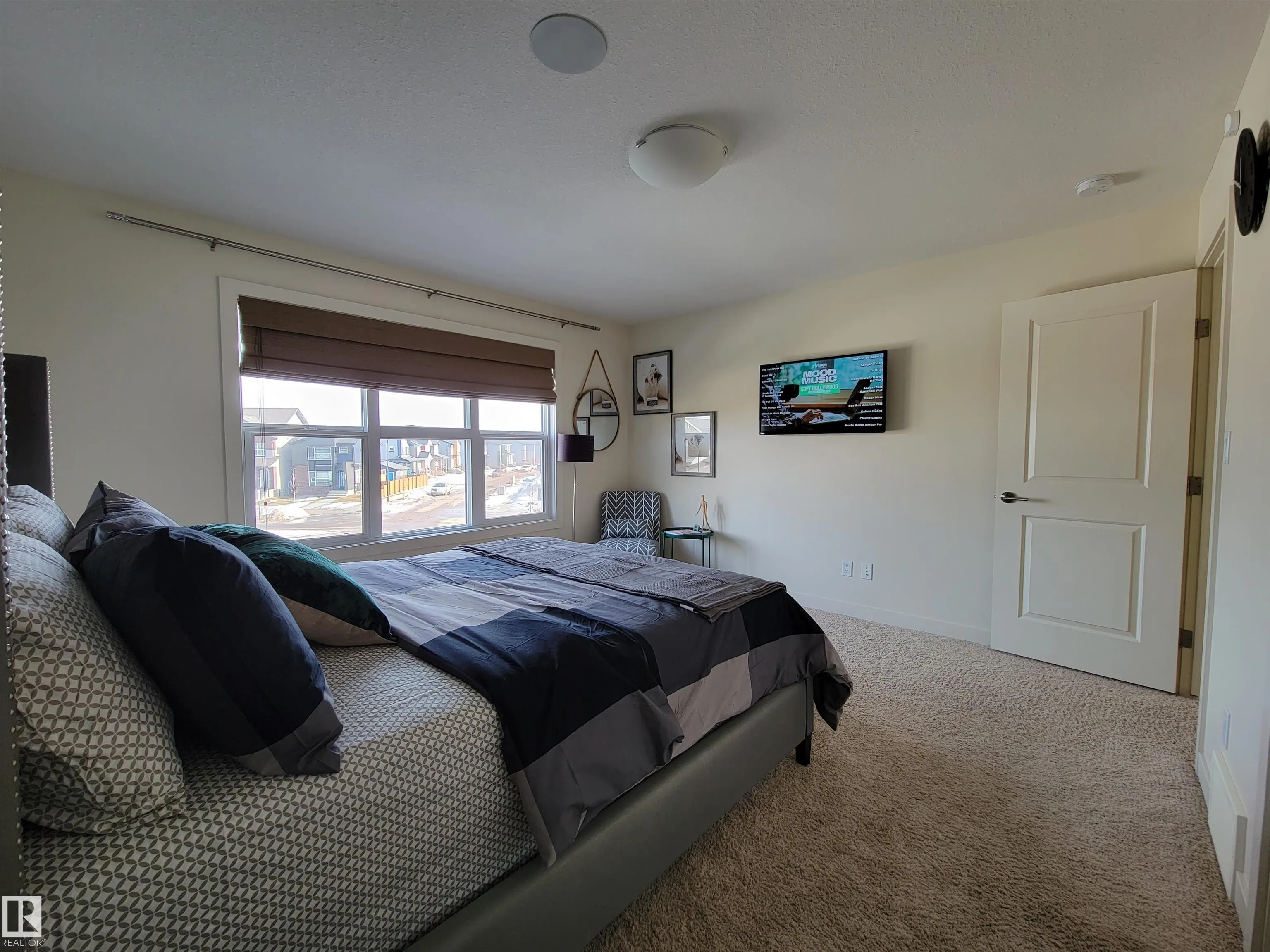 722 Charlesworth Way