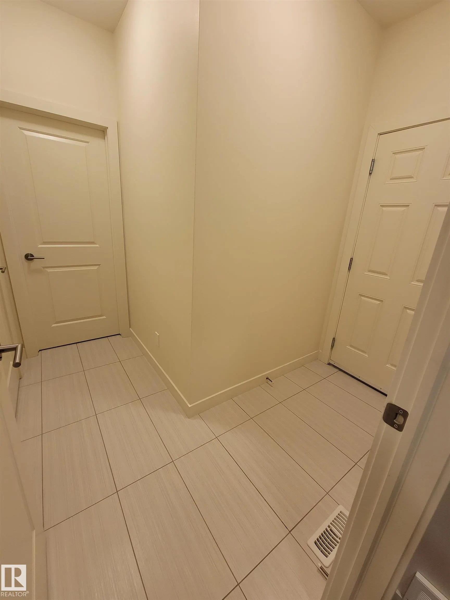 722 Charlesworth Way