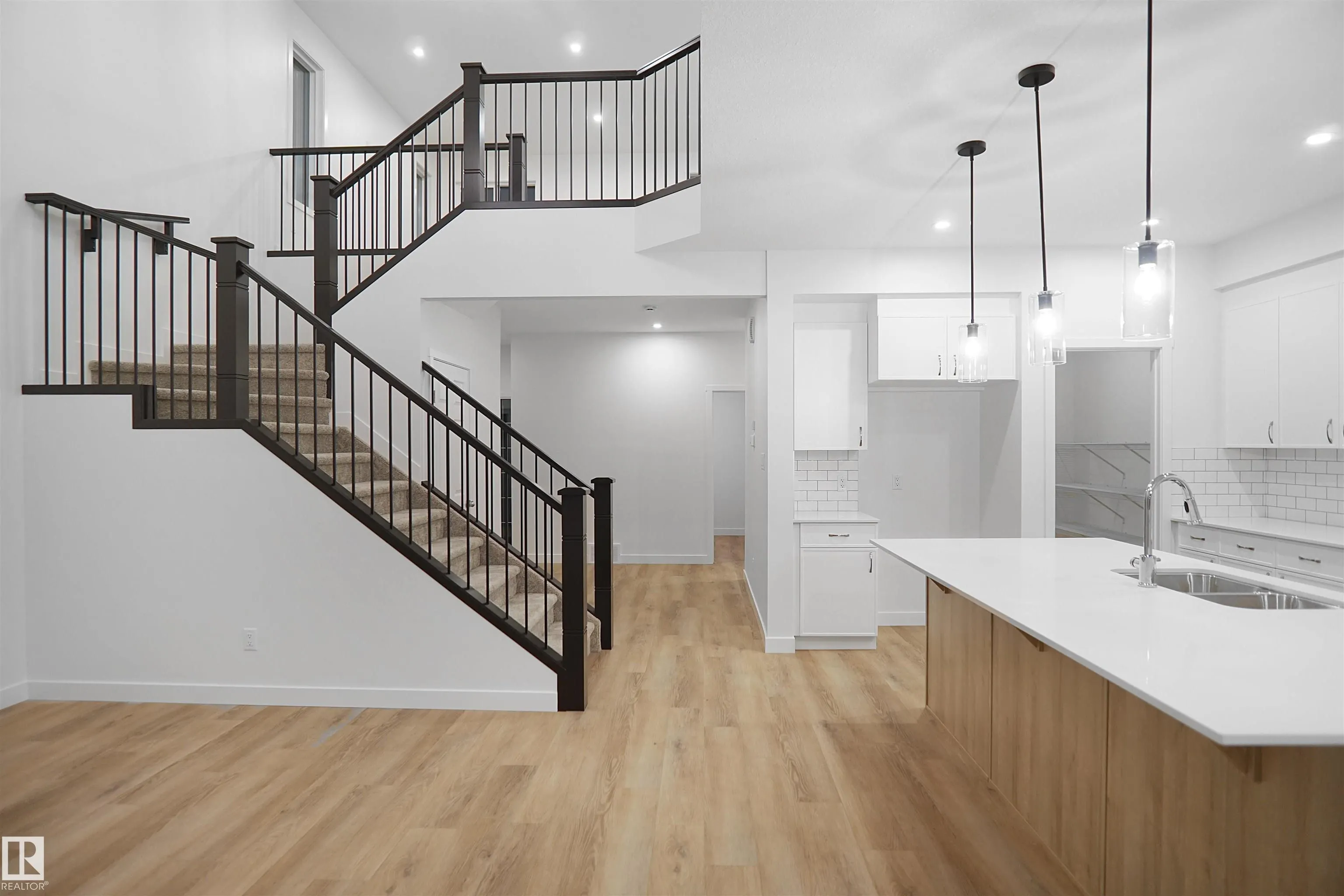 20608 27 Avenue