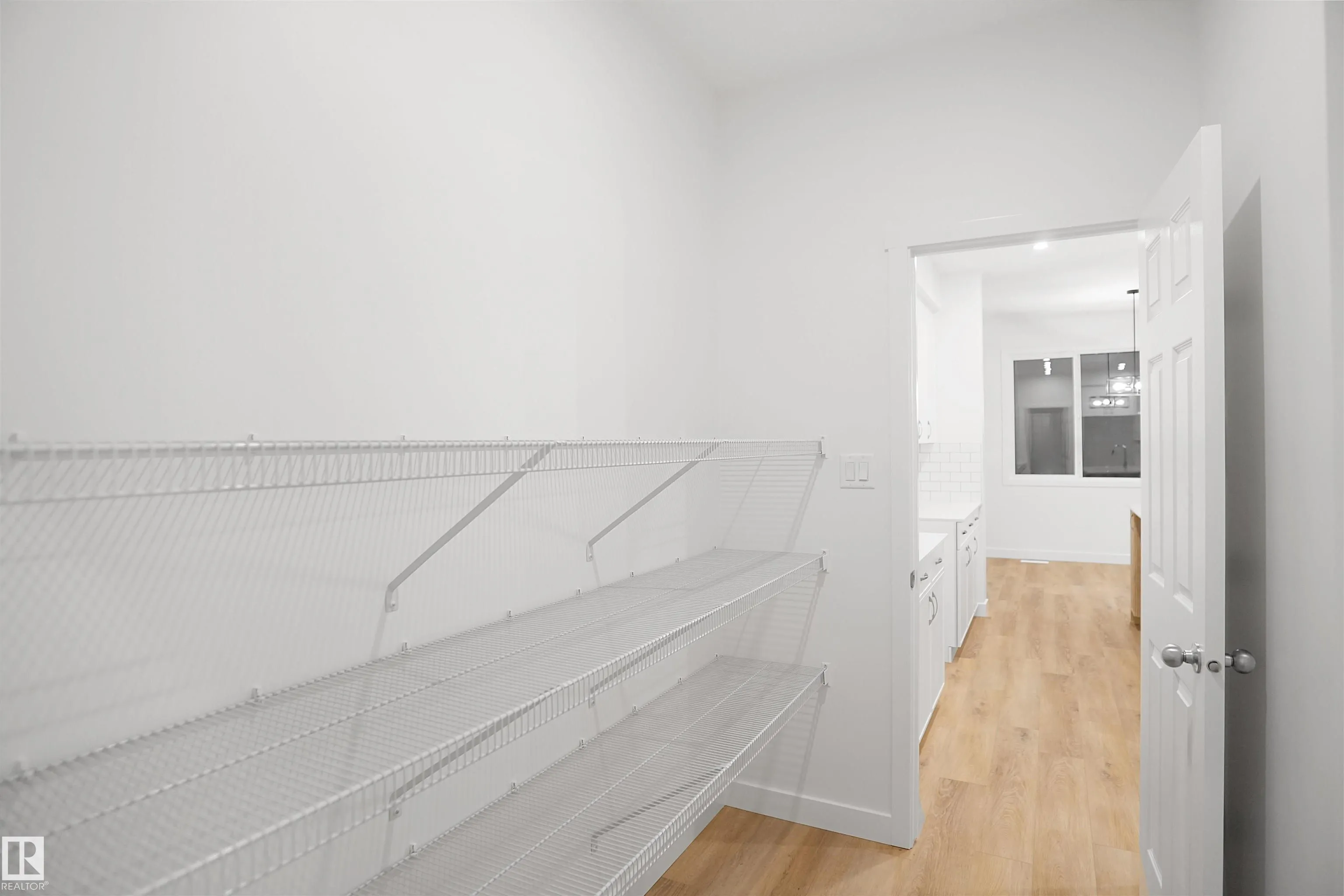 20608 27 Avenue