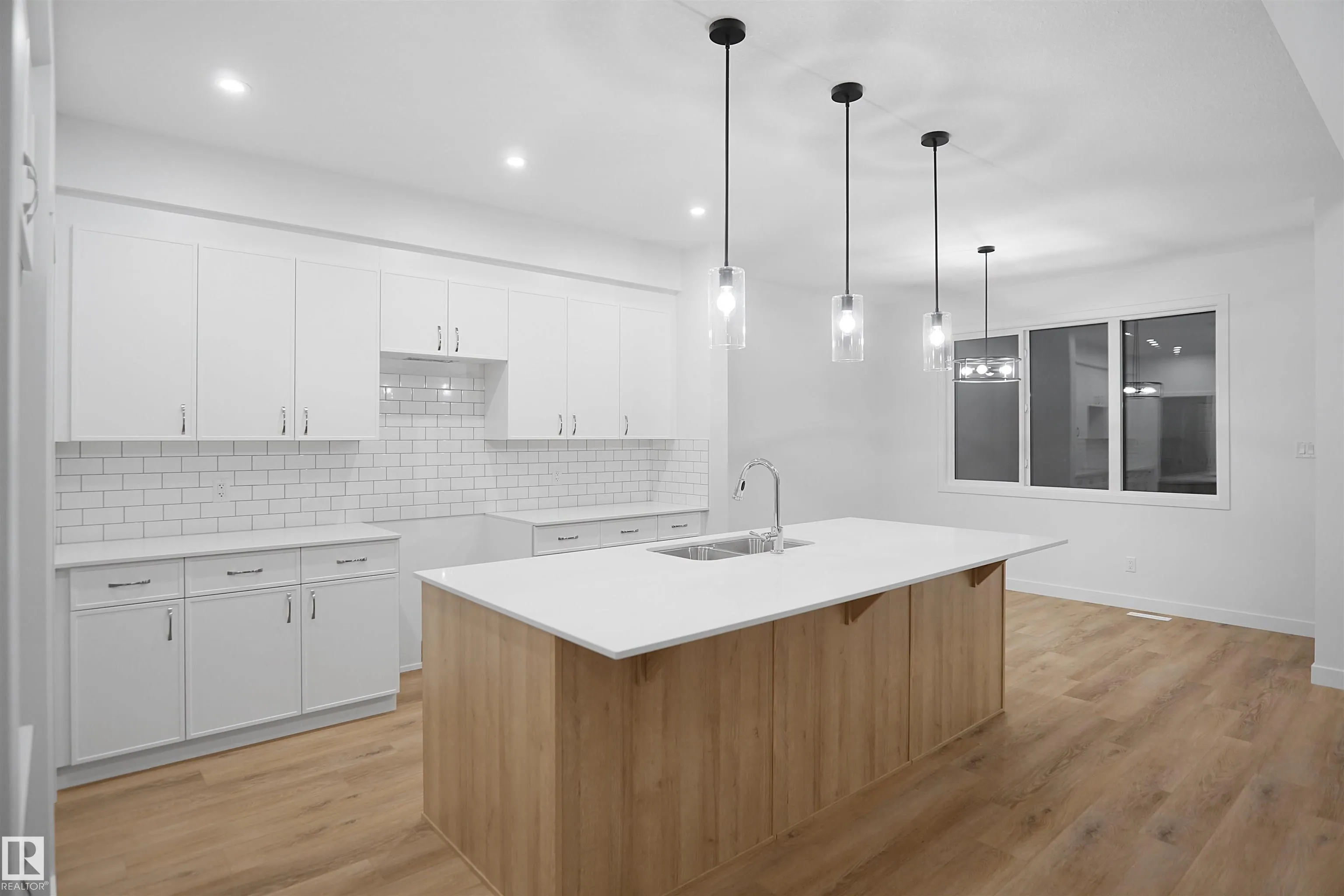 20608 27 Avenue
