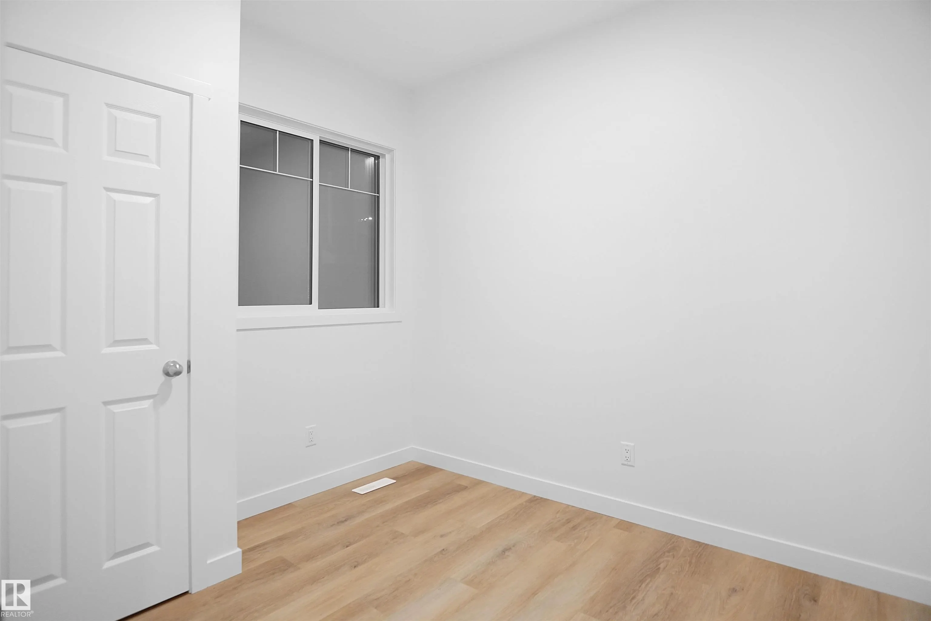 20608 27 Avenue