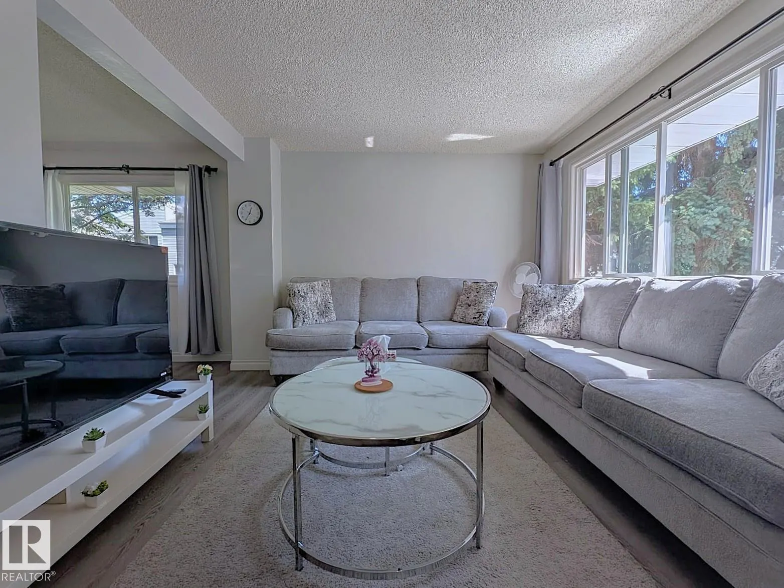61 MCLEOD Place