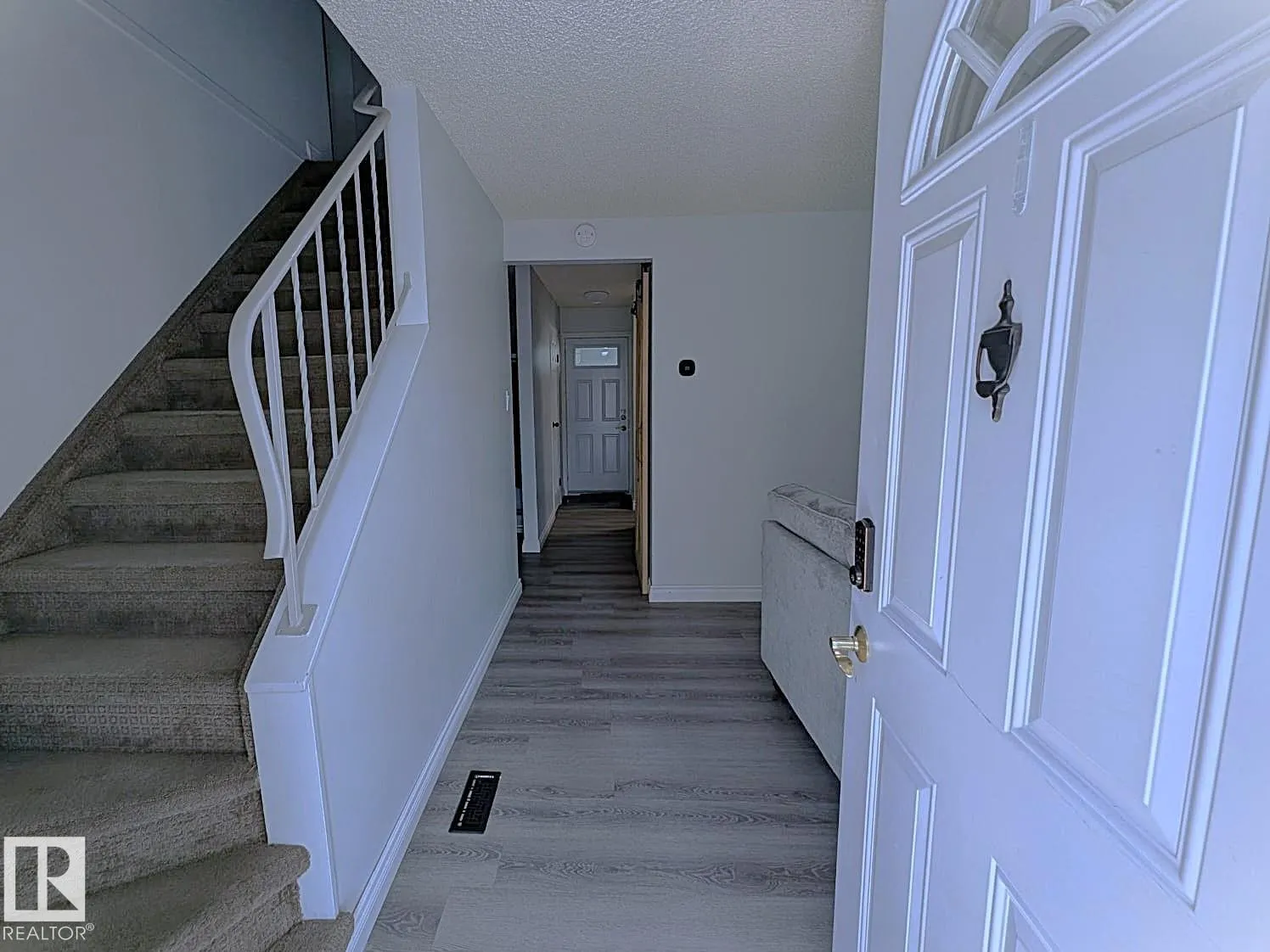 61 MCLEOD Place