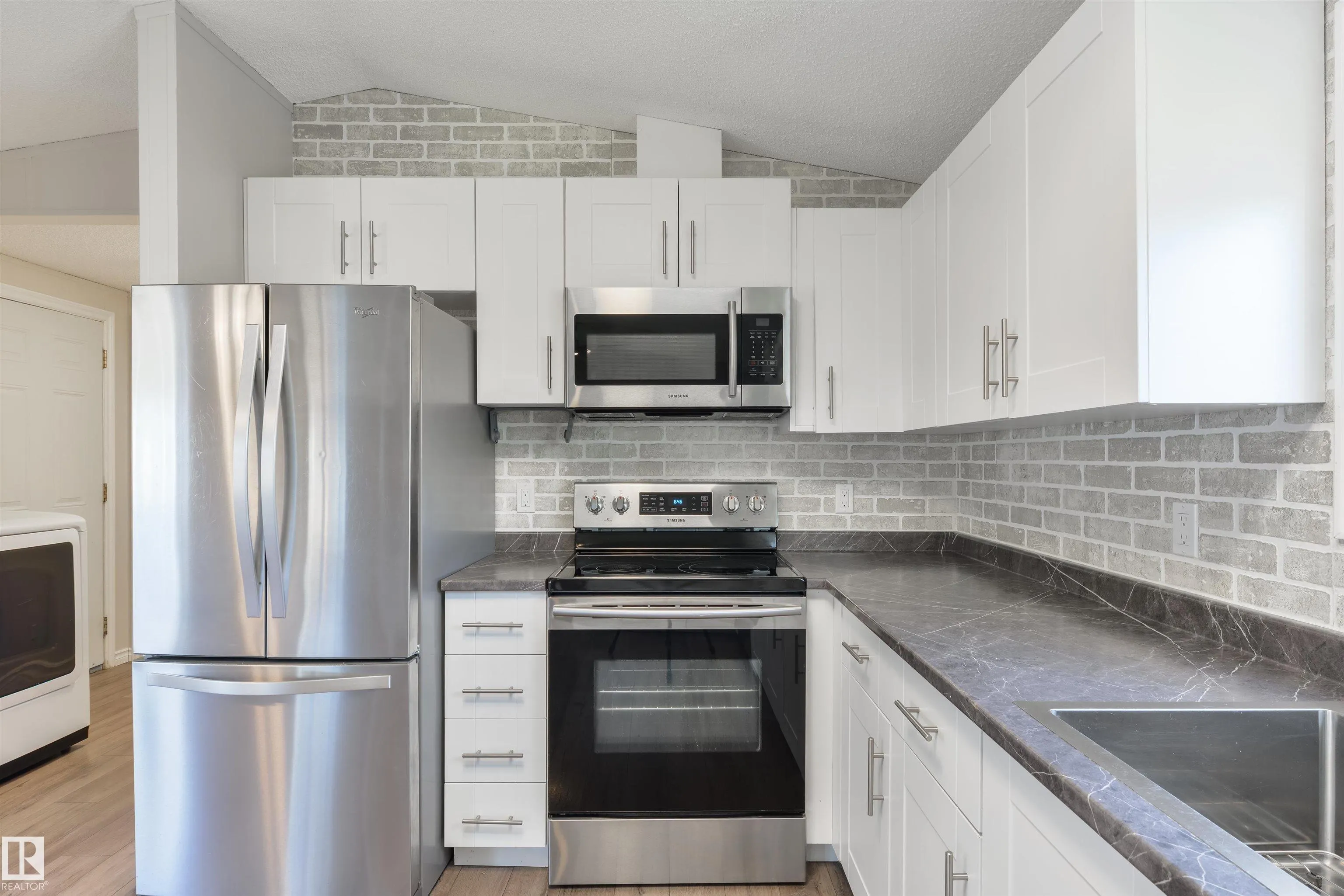 53222 RGE RD 272