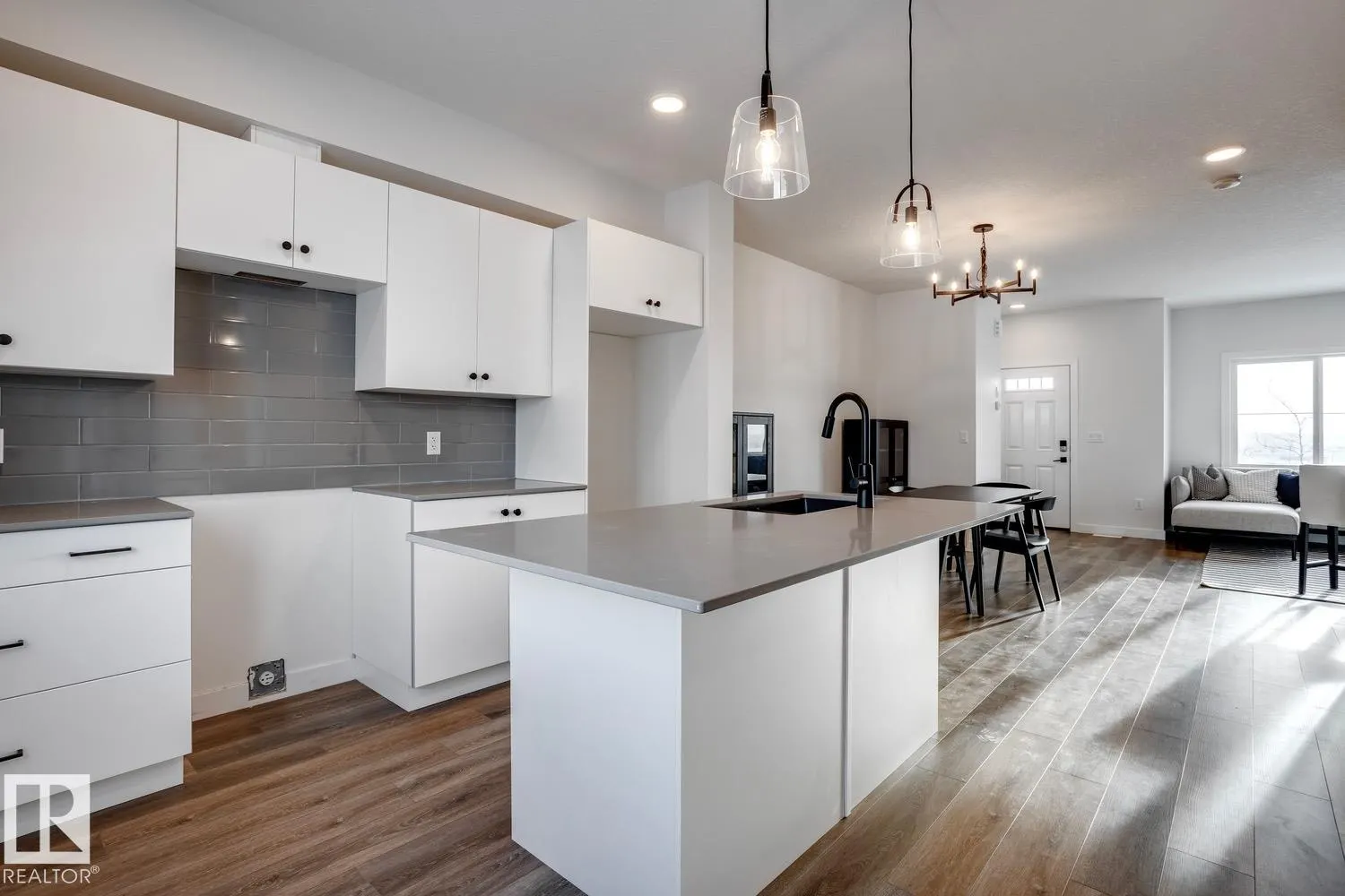 15 SERENO Lane