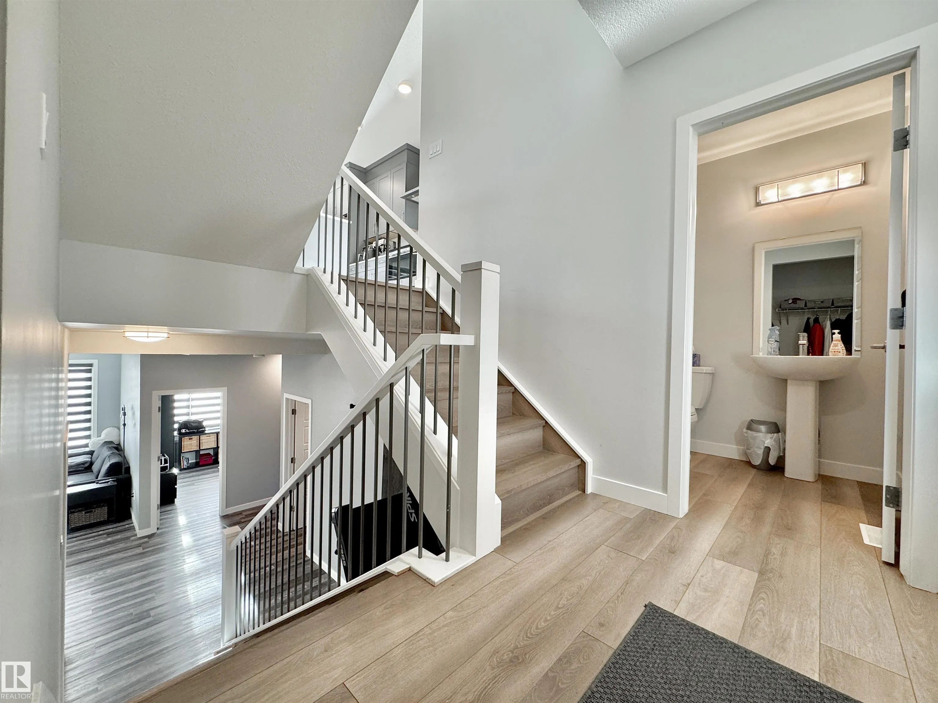4322 HAWTHORN LANDING Landing