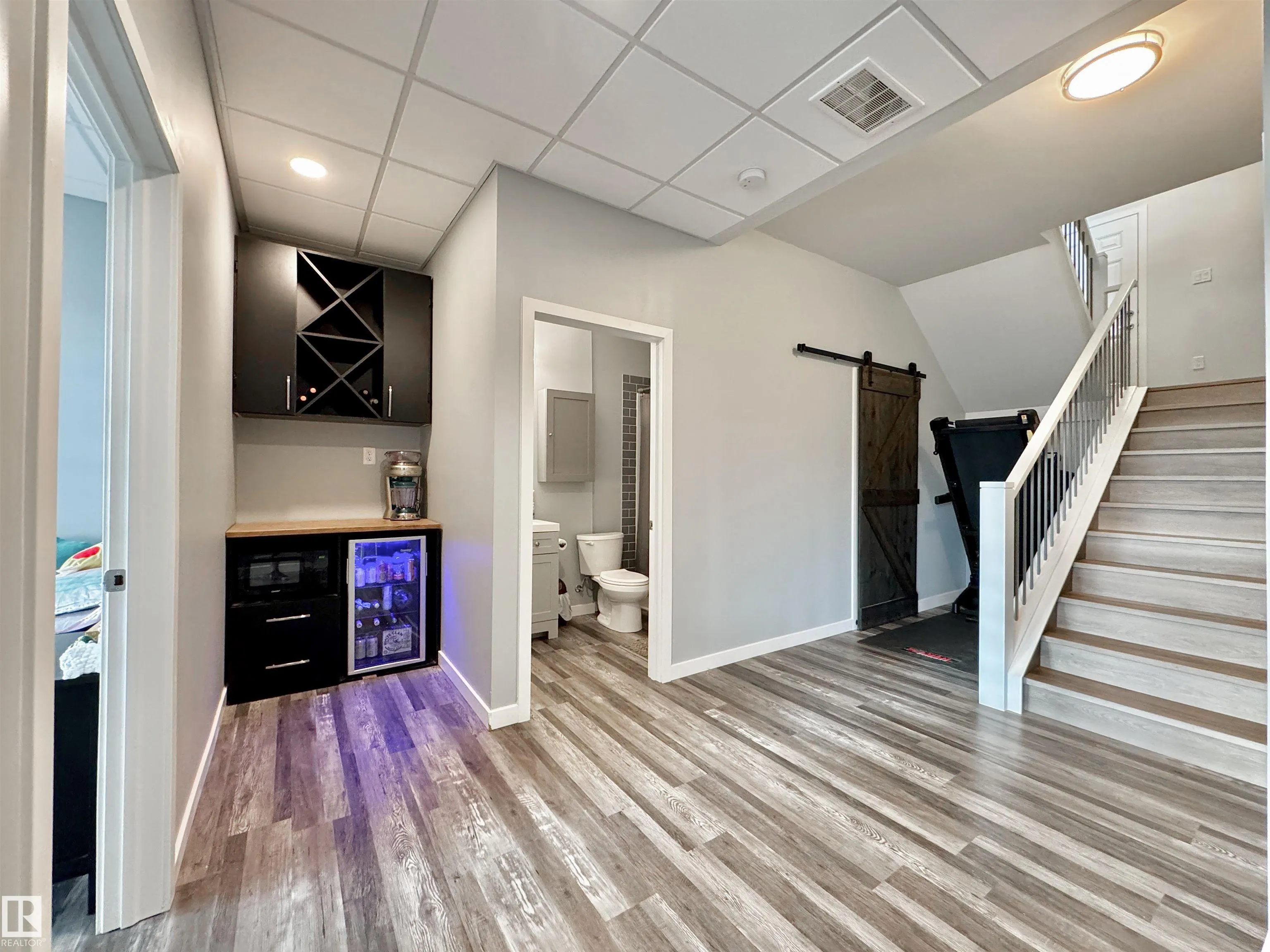 4322 HAWTHORN LANDING Landing