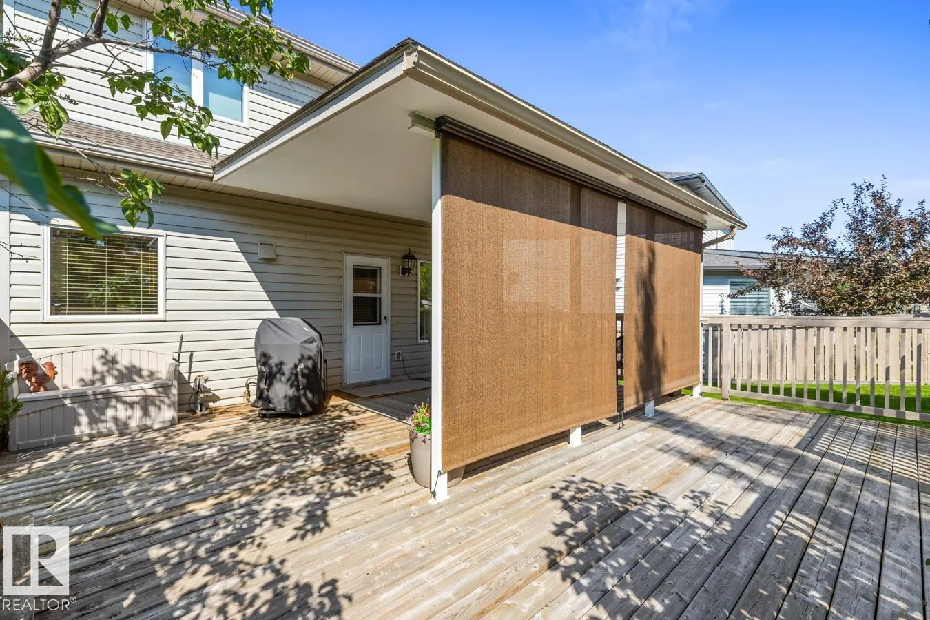 3 PROMENADE Place