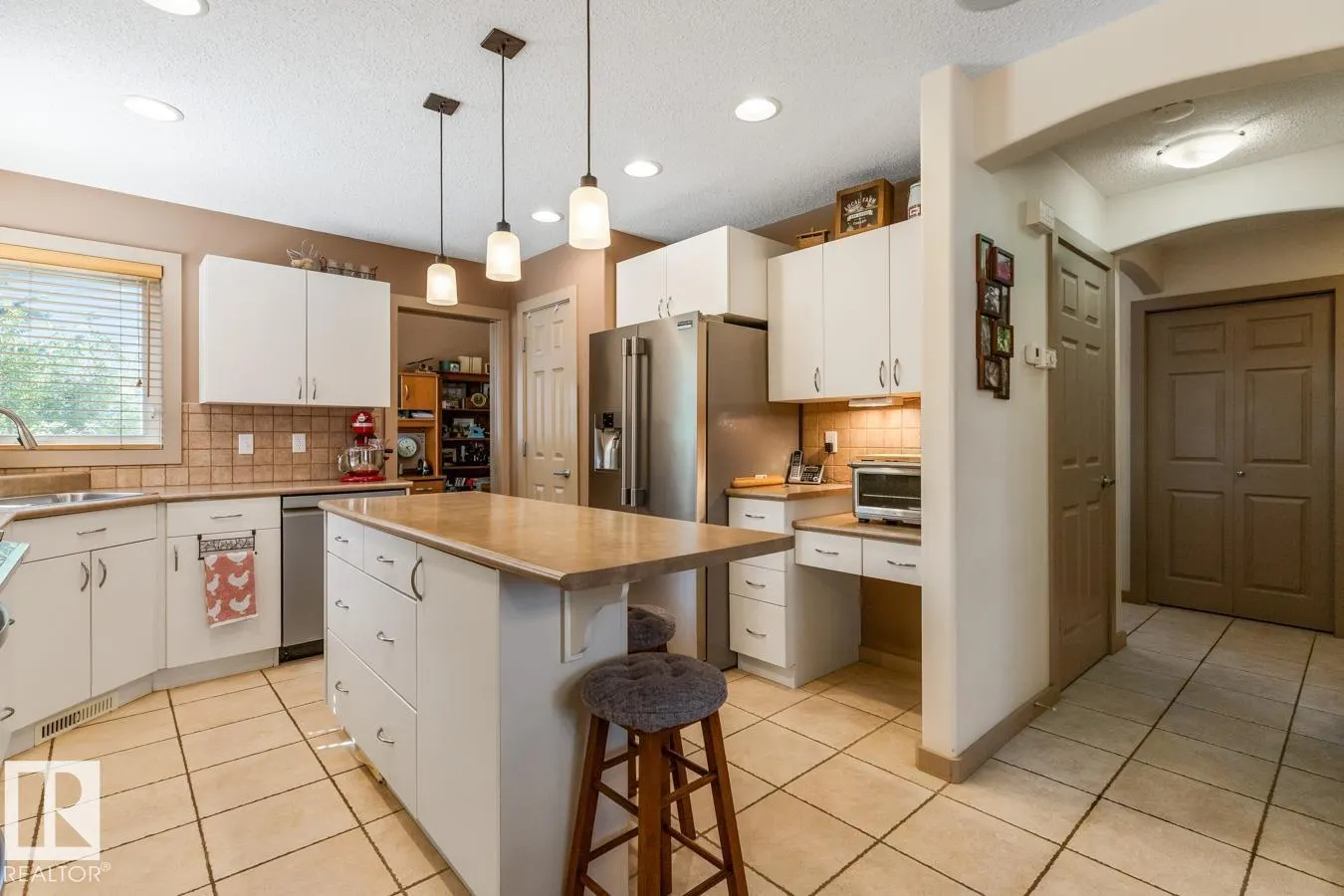 3 PROMENADE Place