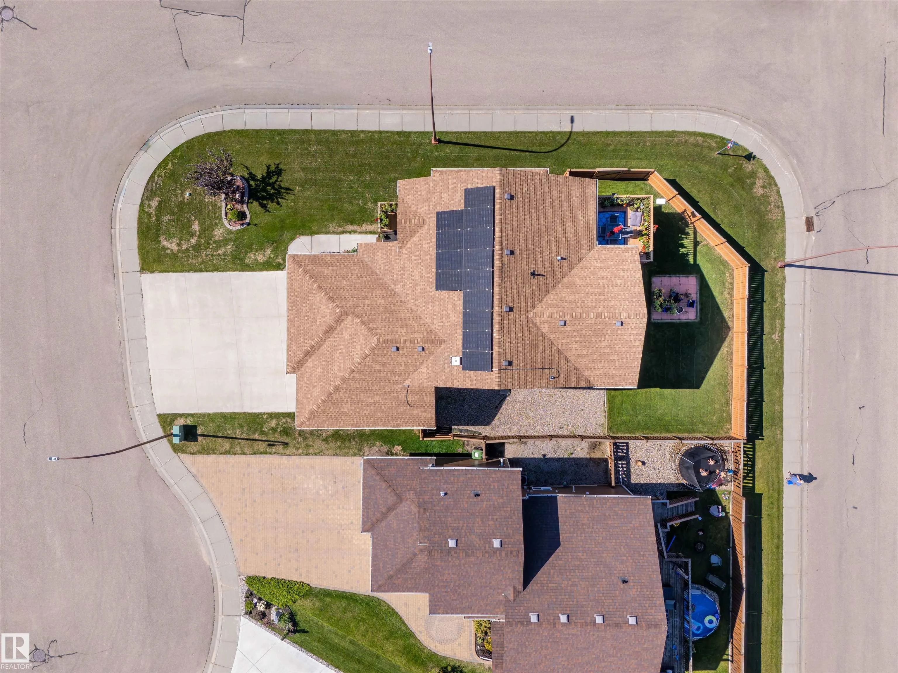 702 pheasant Close