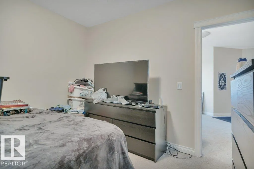 6 KINGDOM Place
