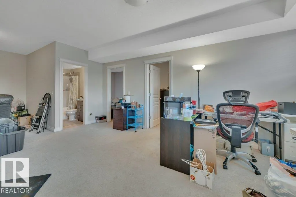 6 KINGDOM Place