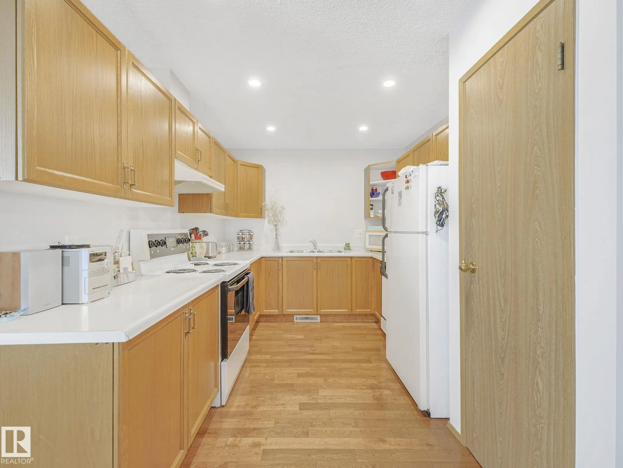 13810 75 Street