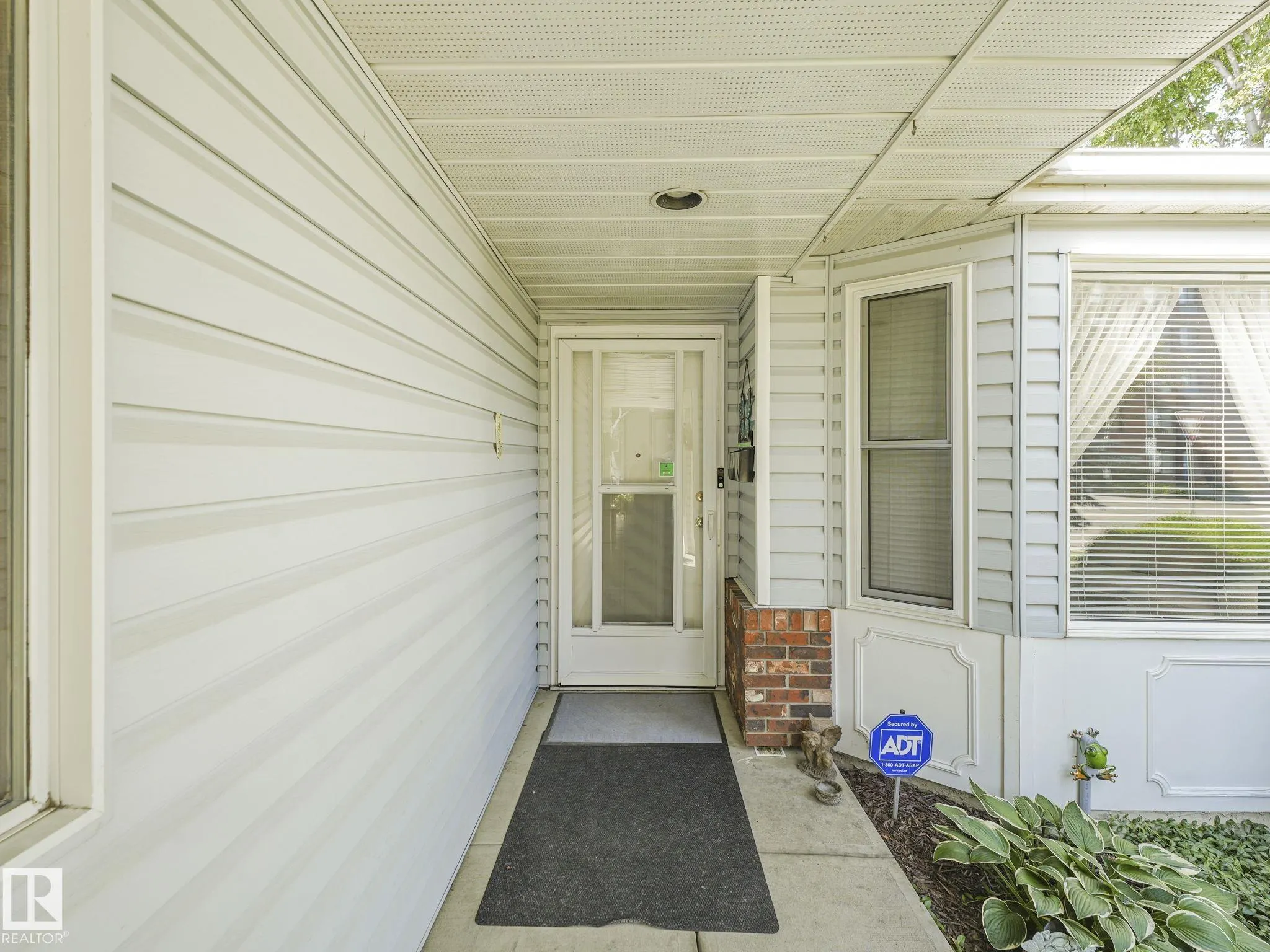 13810 75 Street