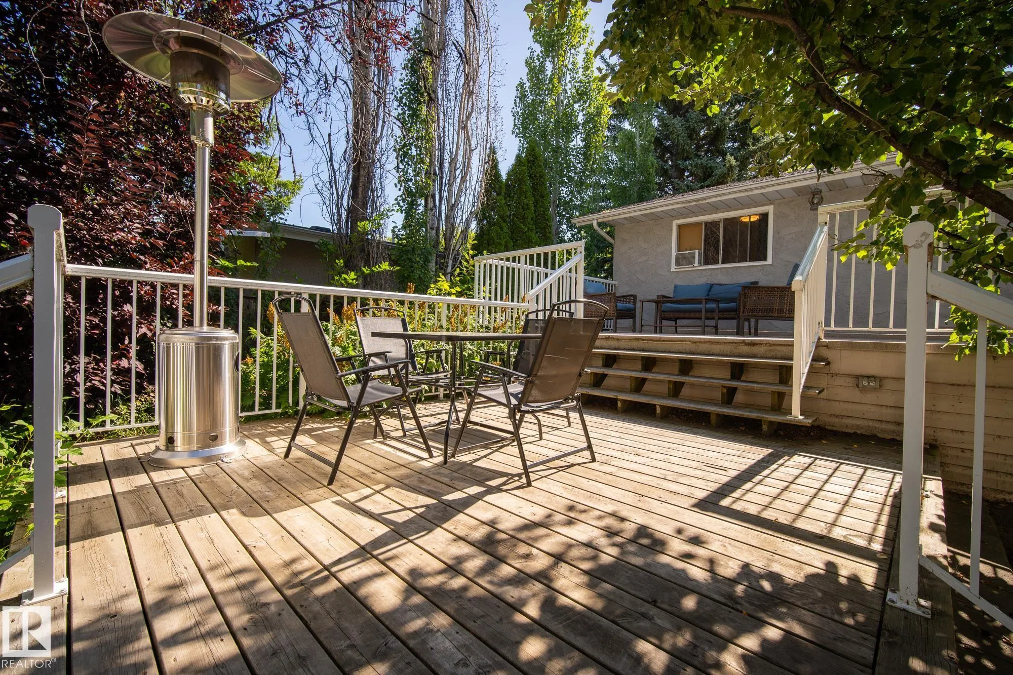 2 FARMSTEAD Avenue