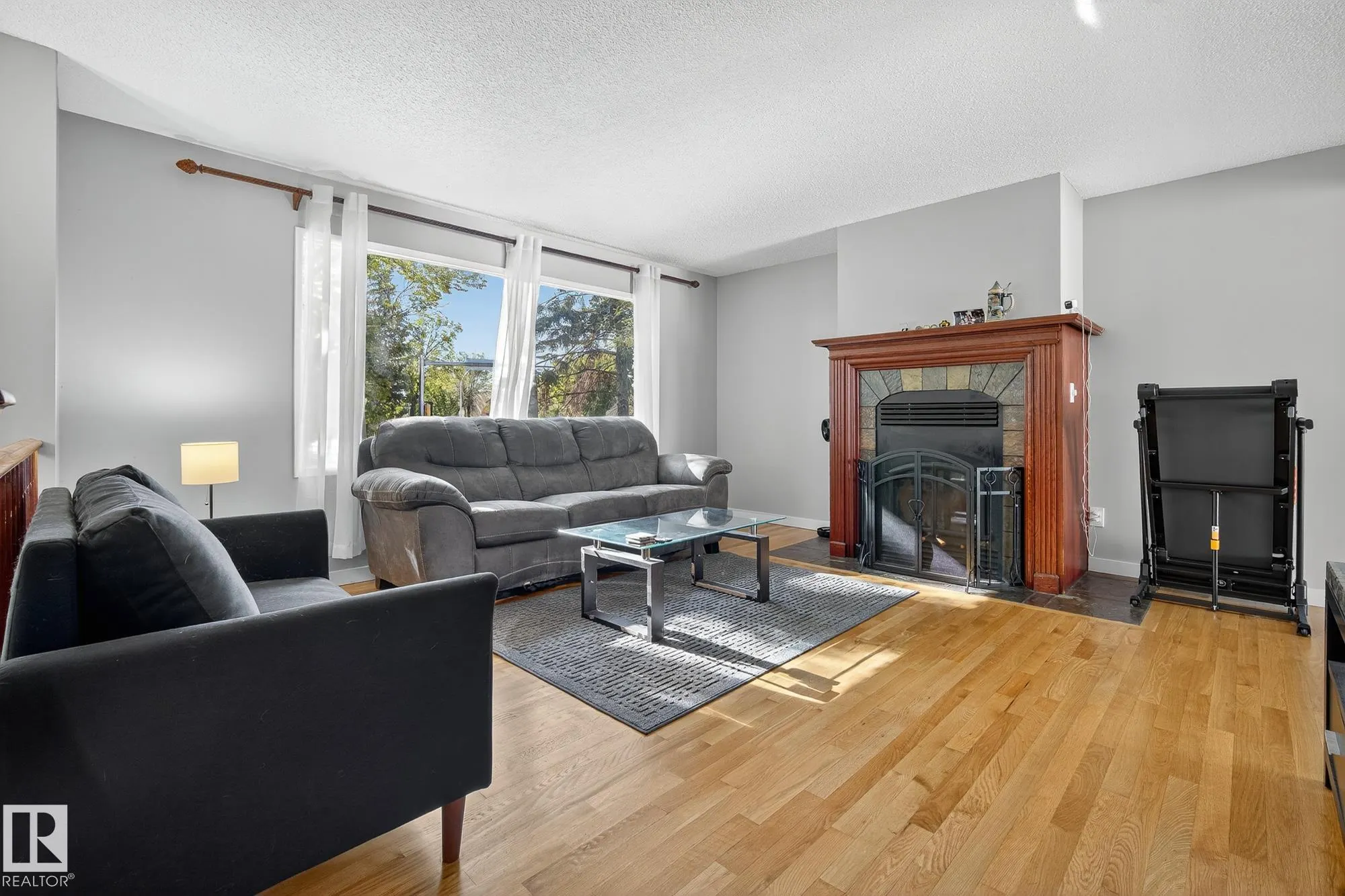 2 FARMSTEAD Avenue