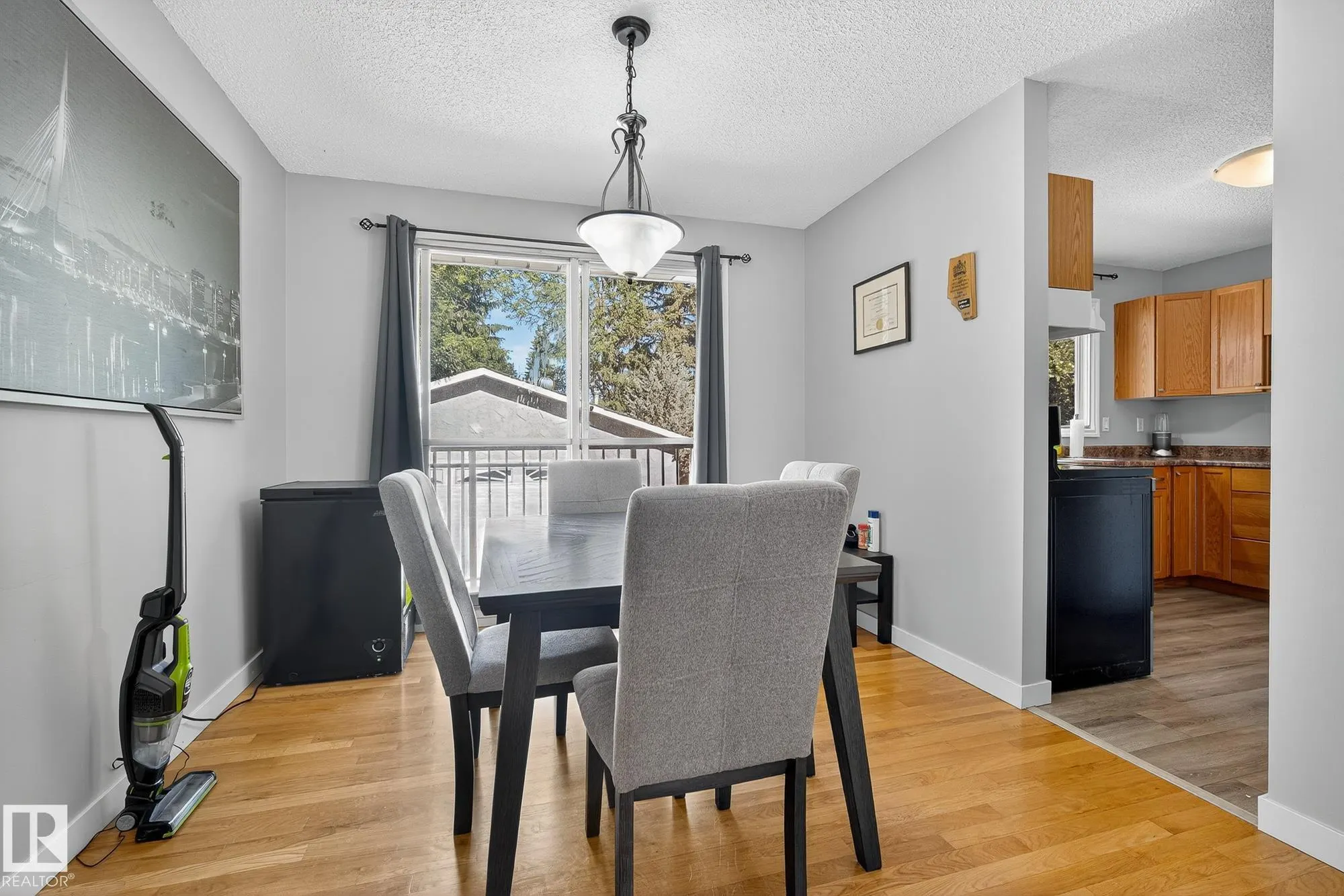 2 FARMSTEAD Avenue