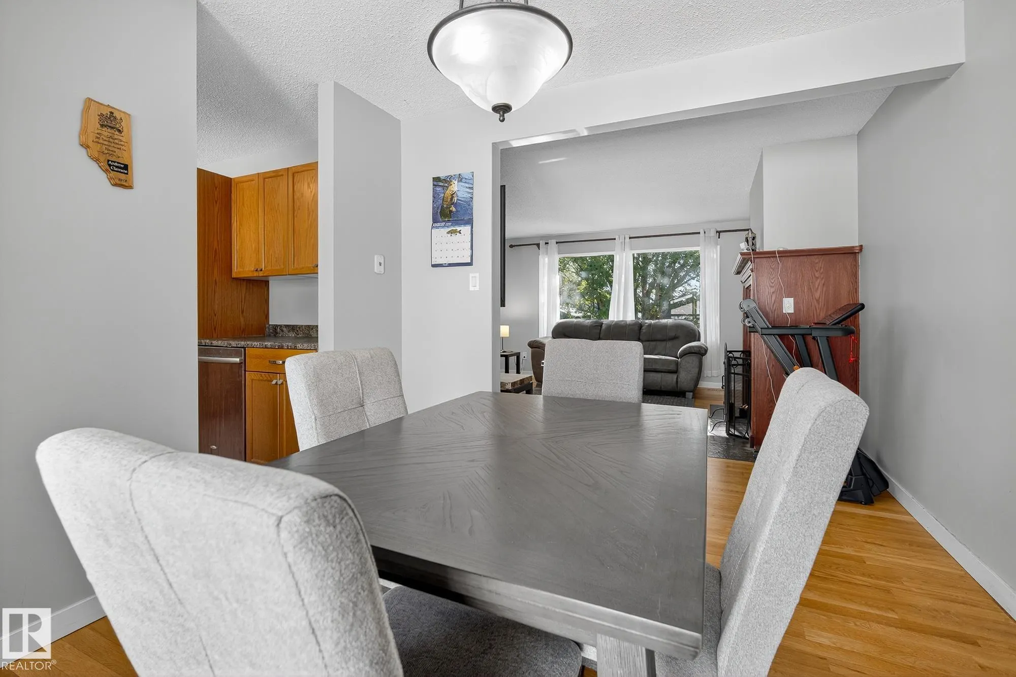 2 FARMSTEAD Avenue