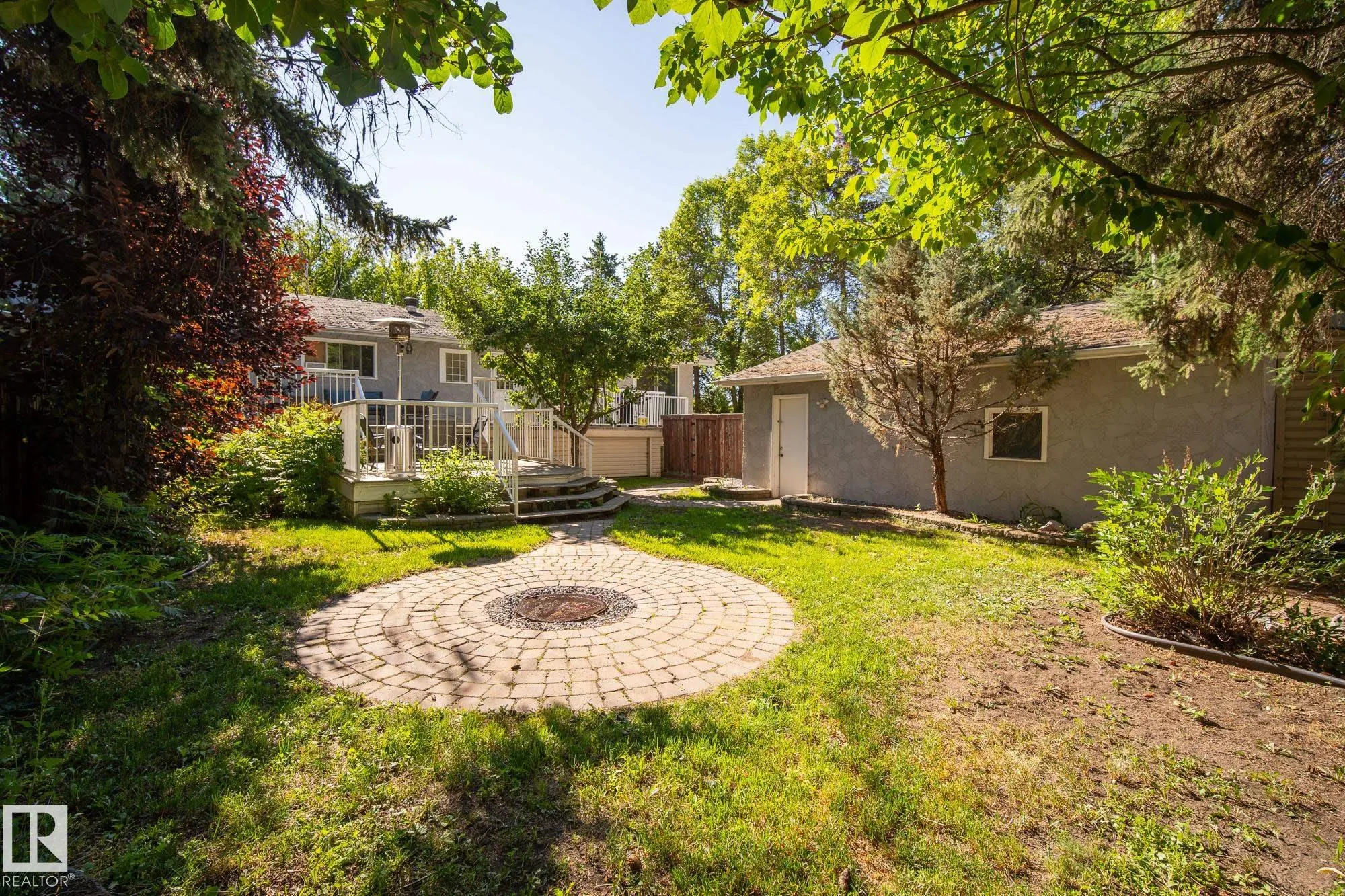 2 FARMSTEAD Avenue