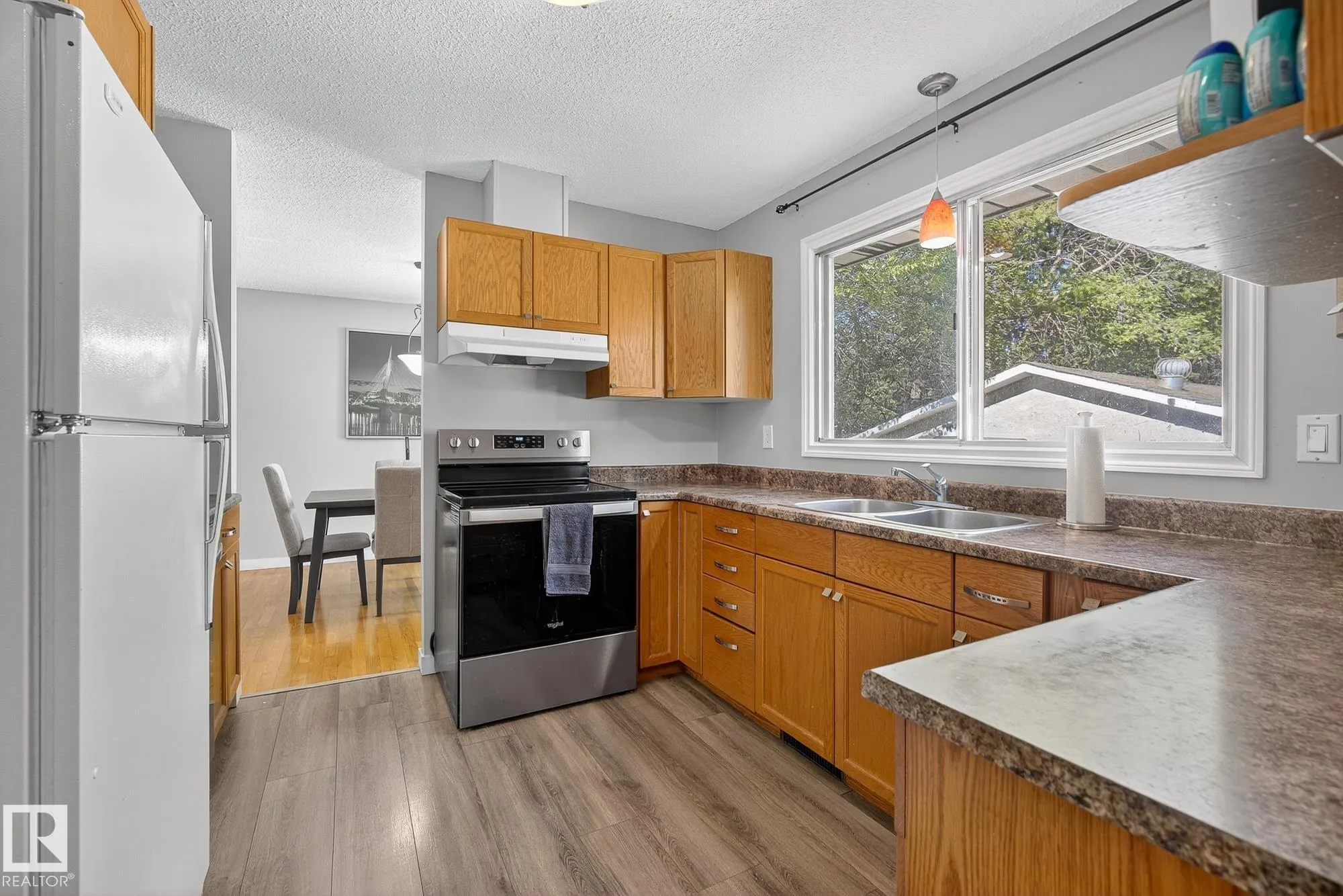 2 FARMSTEAD Avenue