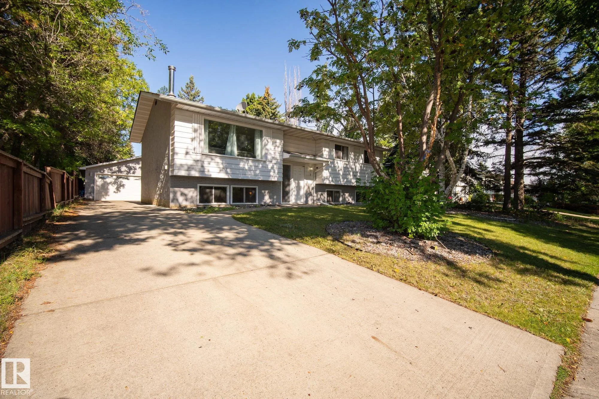 2 FARMSTEAD Avenue
