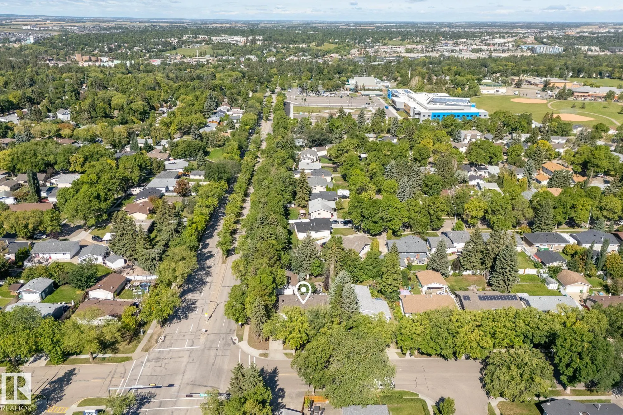 2 FARMSTEAD Avenue