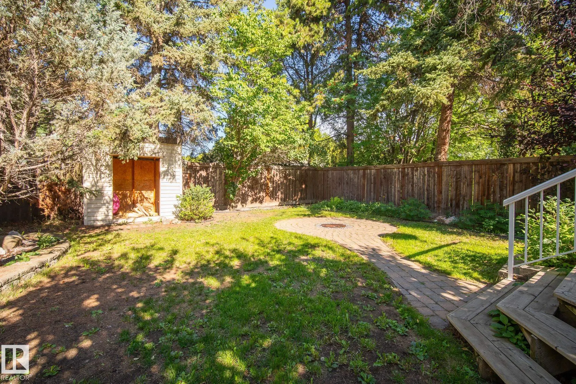 2 FARMSTEAD Avenue