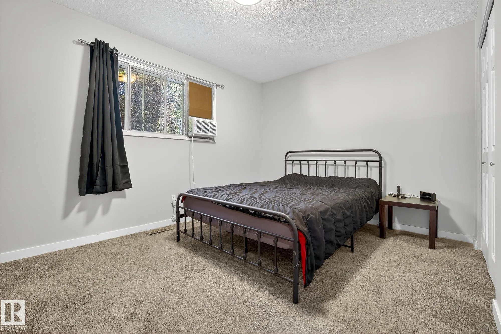 2 FARMSTEAD Avenue