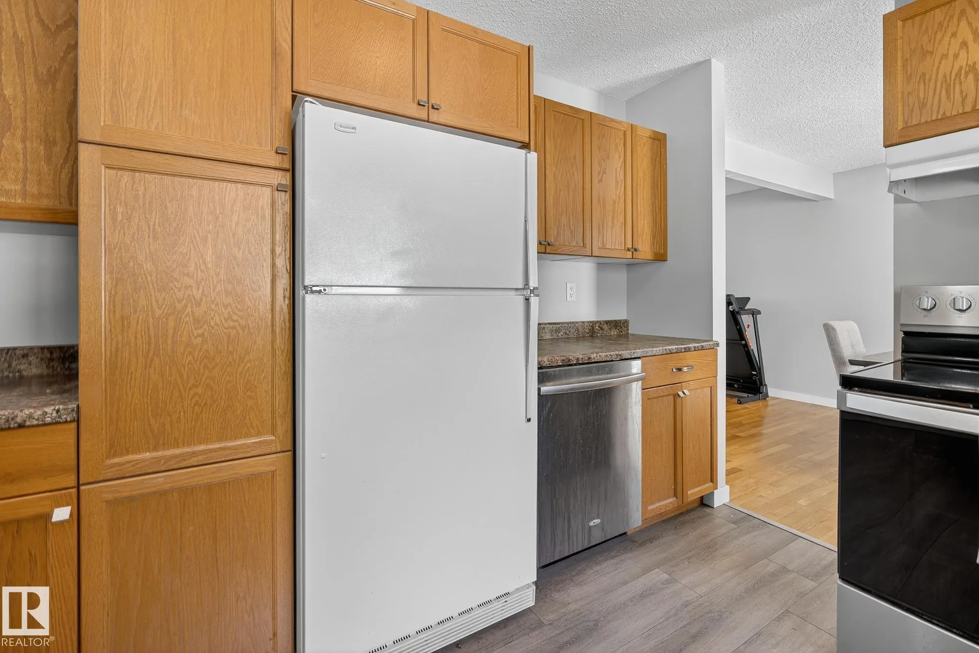 2 FARMSTEAD Avenue
