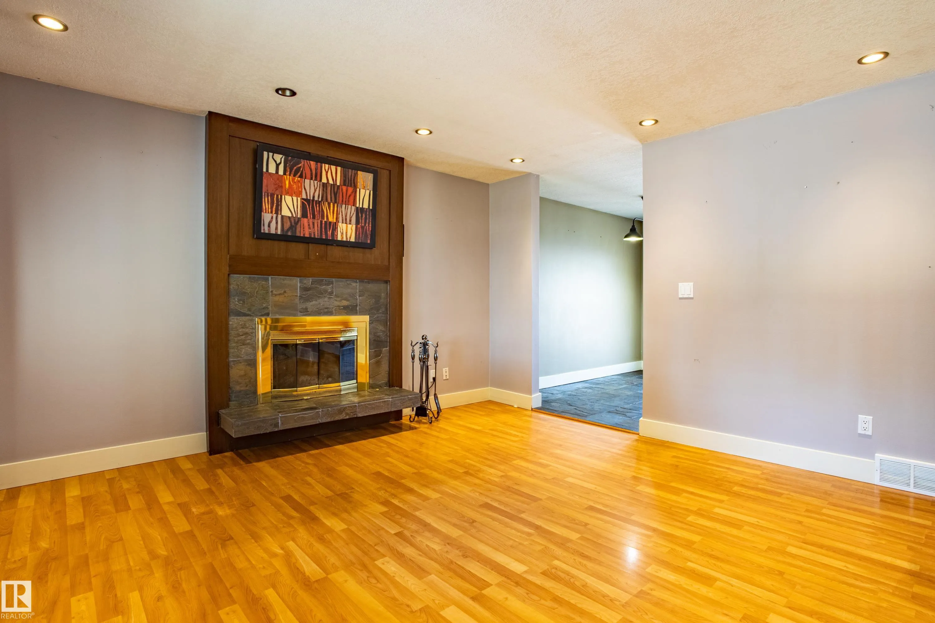18 LOCKHART Drive