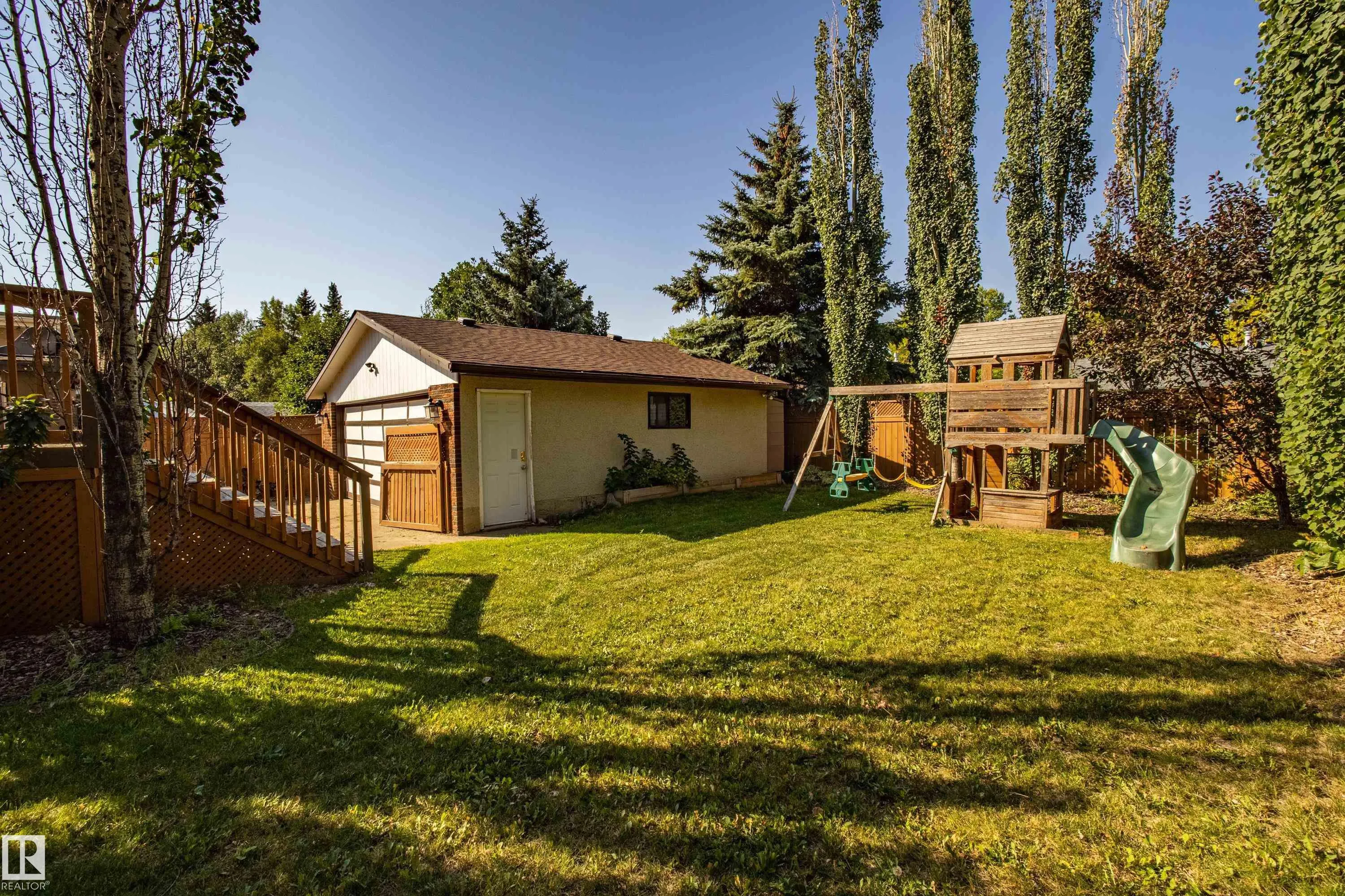 18 LOCKHART Drive