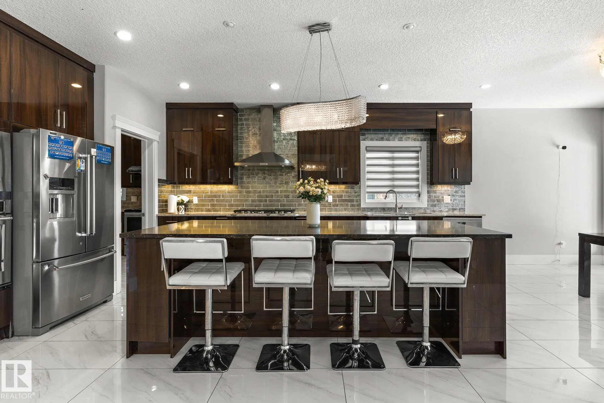 1507 Adamson View