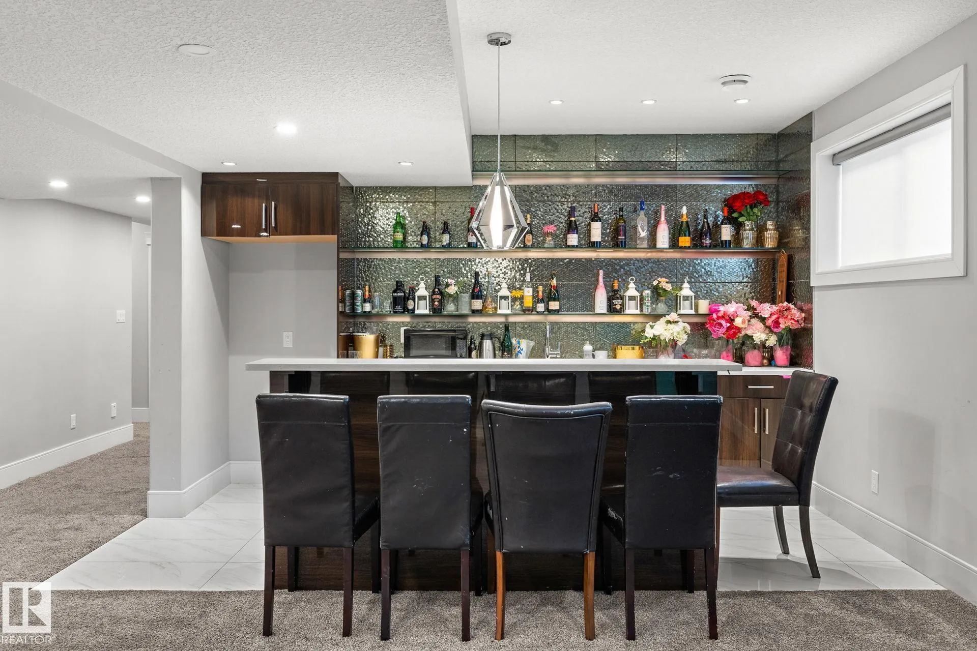 1507 Adamson View