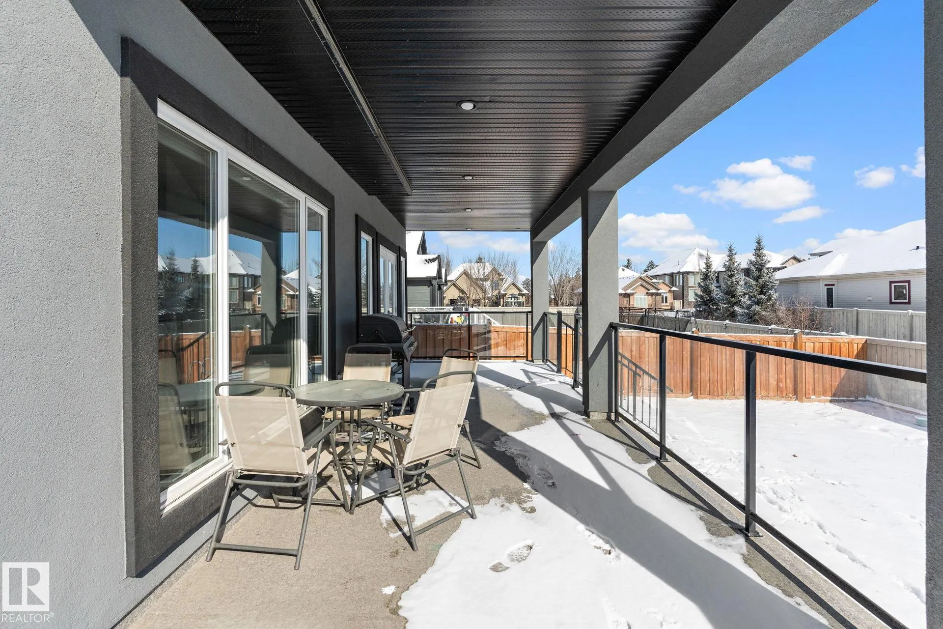 1507 Adamson View