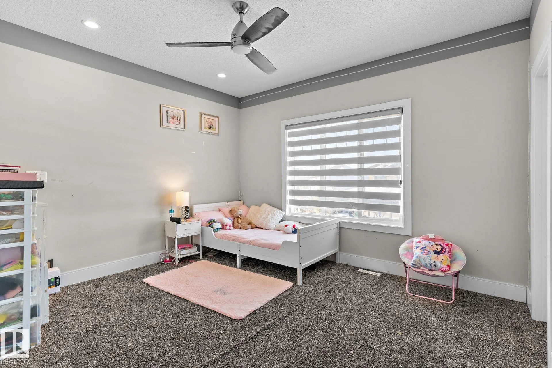1507 Adamson View