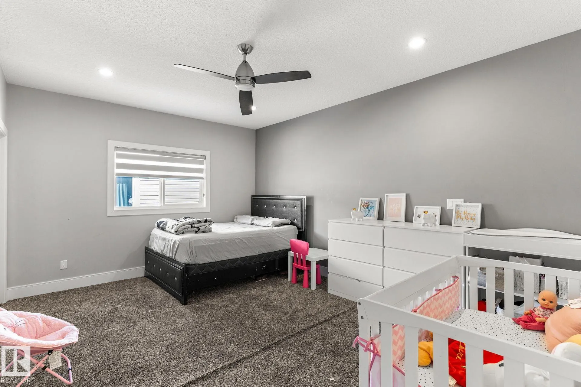 1507 Adamson View
