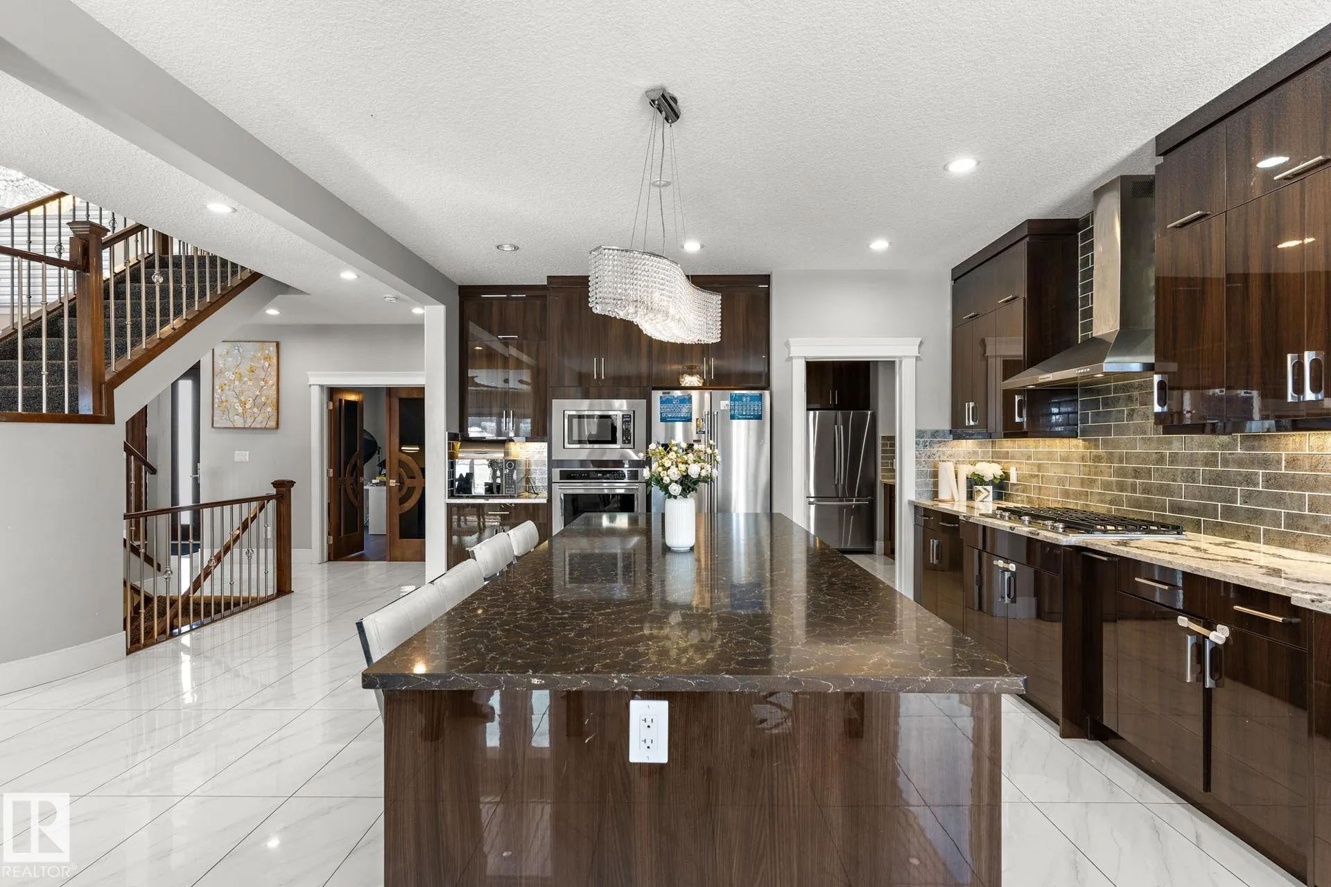 1507 Adamson View