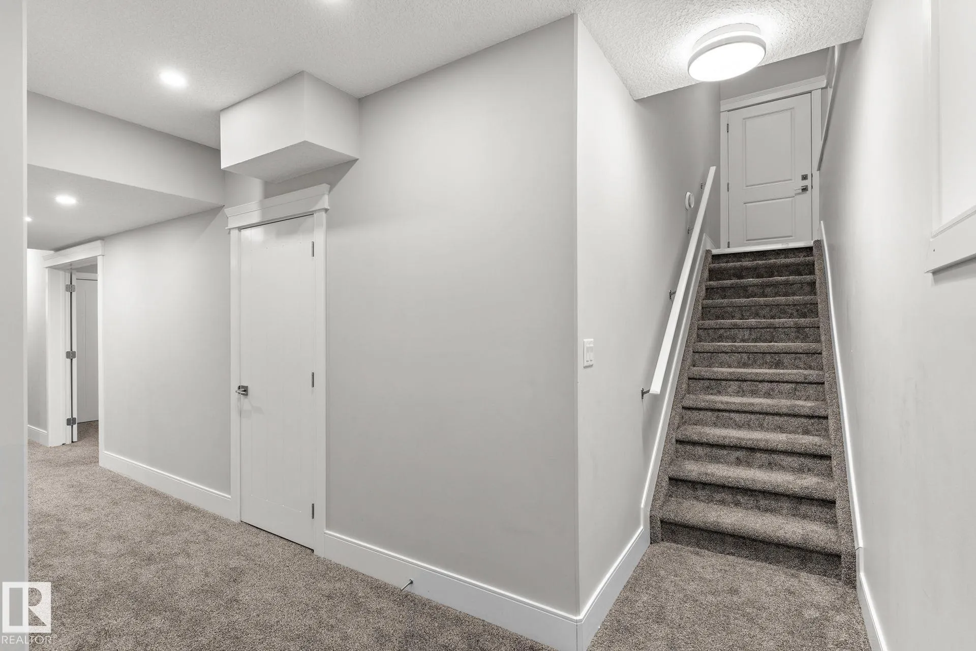 1507 Adamson View