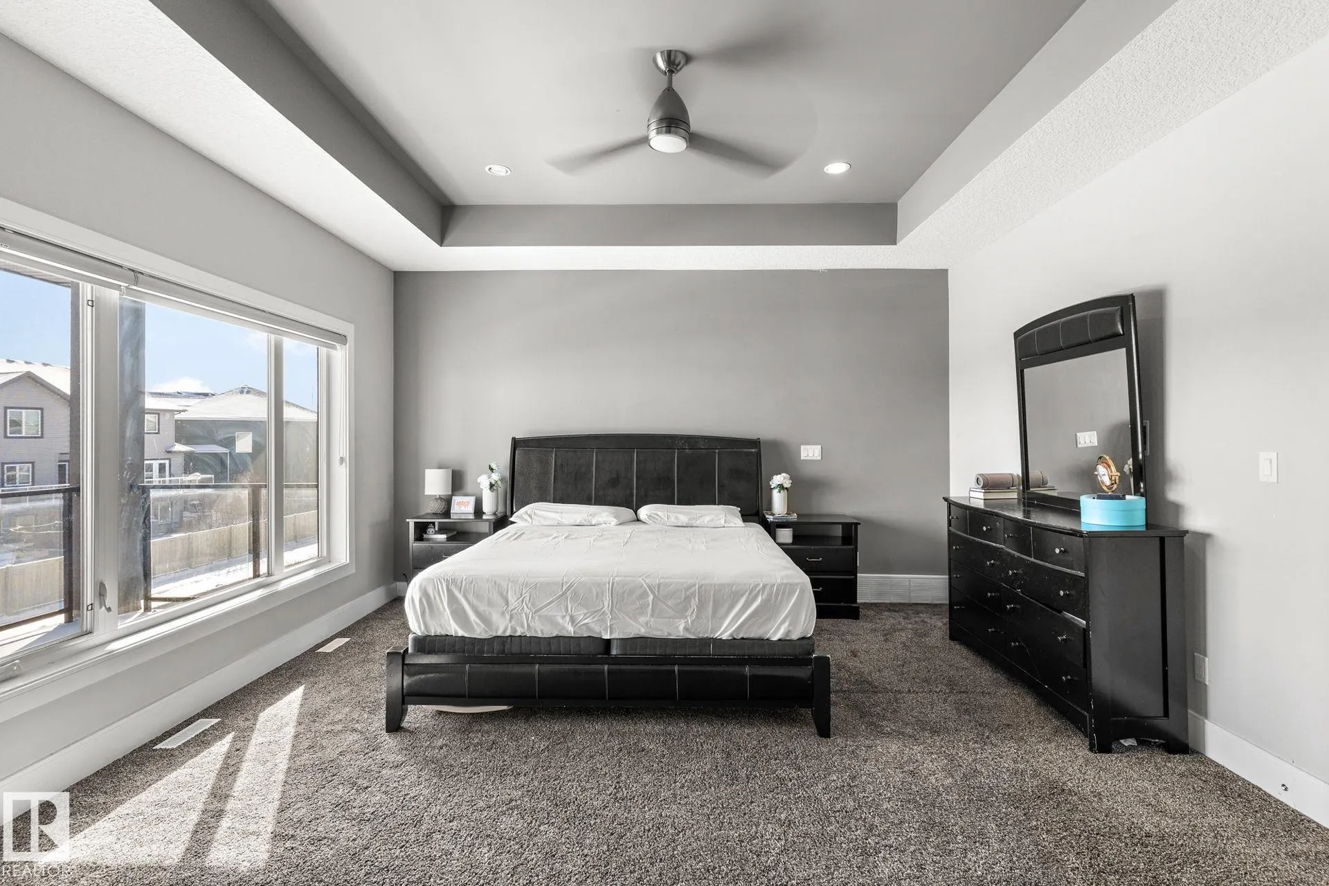 1507 Adamson View