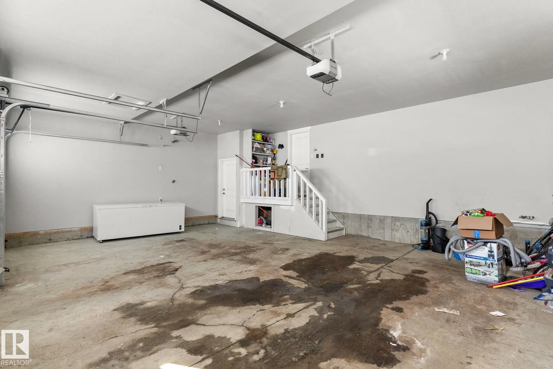 1507 Adamson View