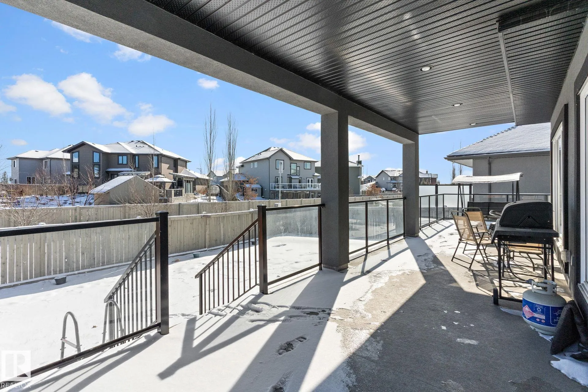 1507 Adamson View