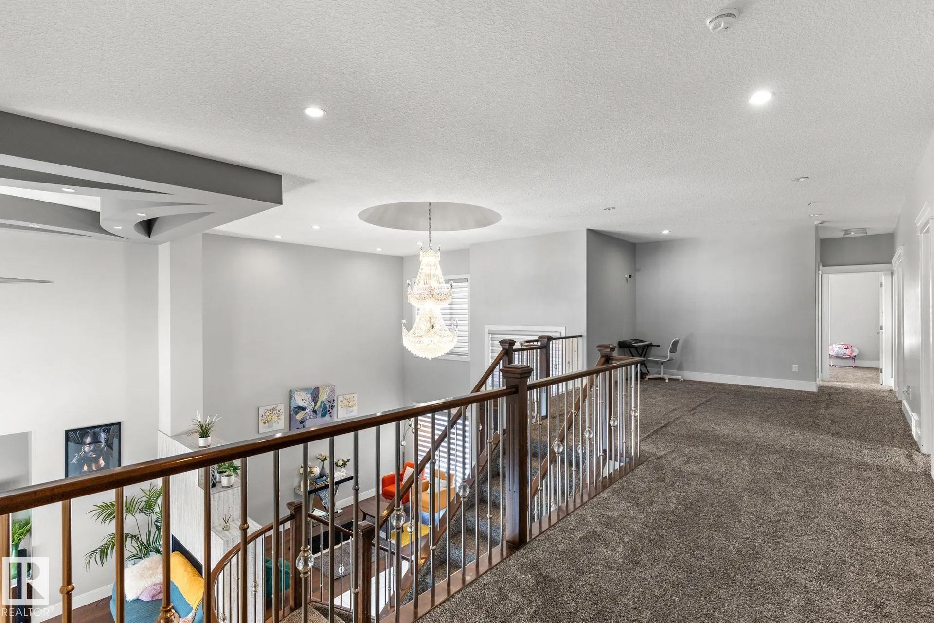 1507 Adamson View