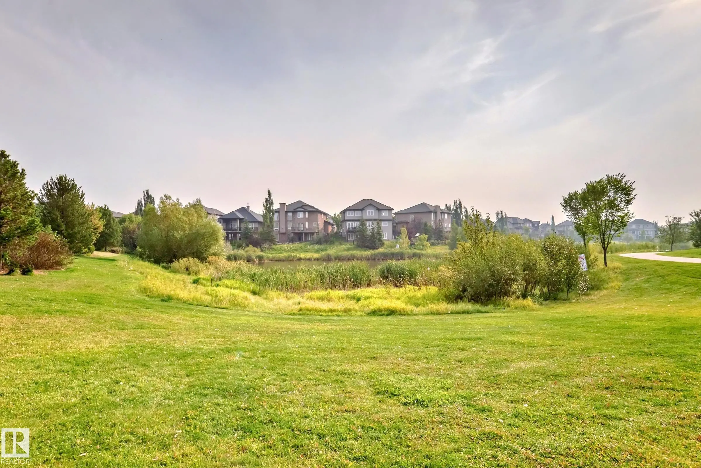 1507 Adamson View