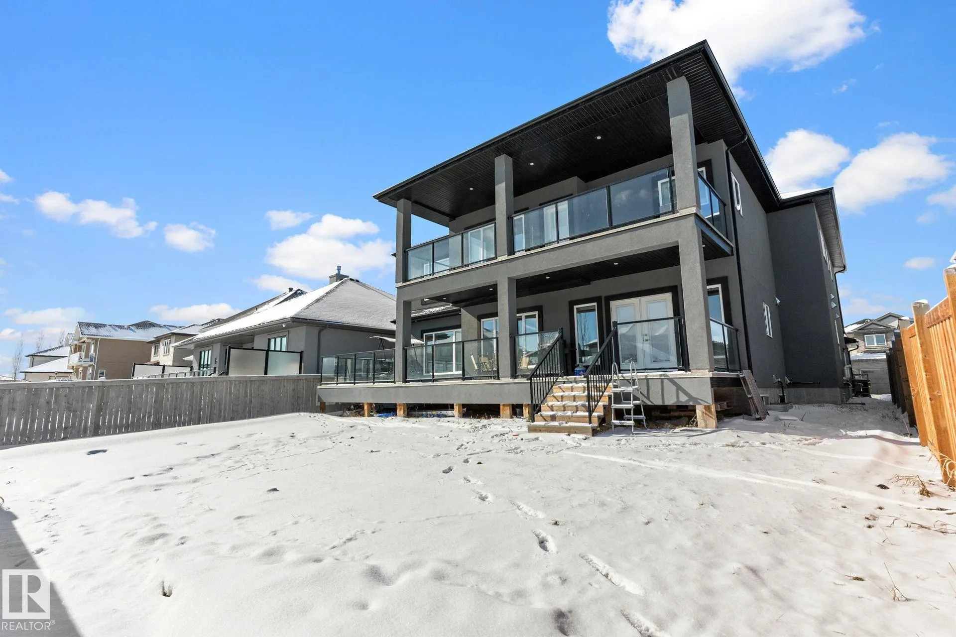 1507 Adamson View
