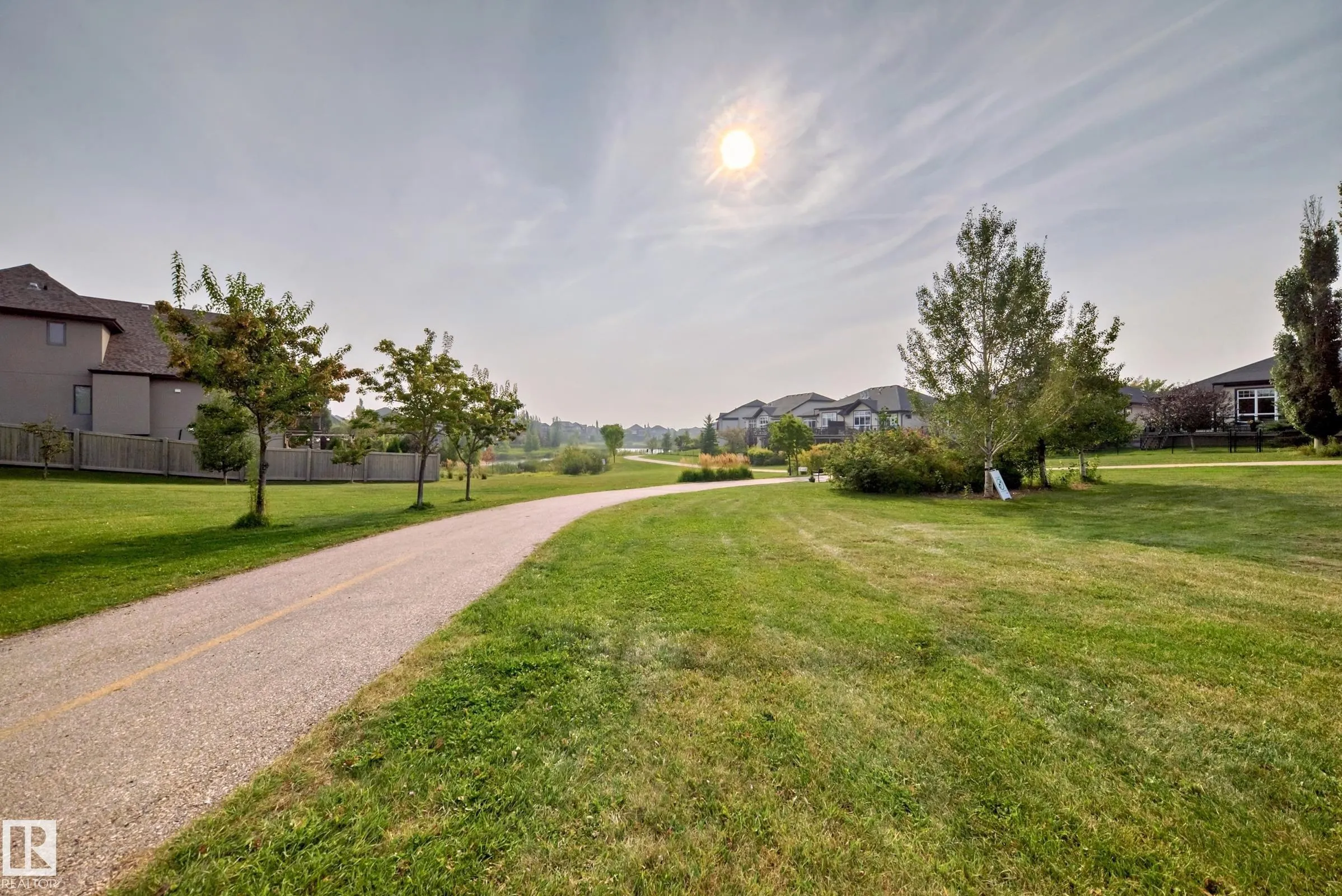 1507 Adamson View