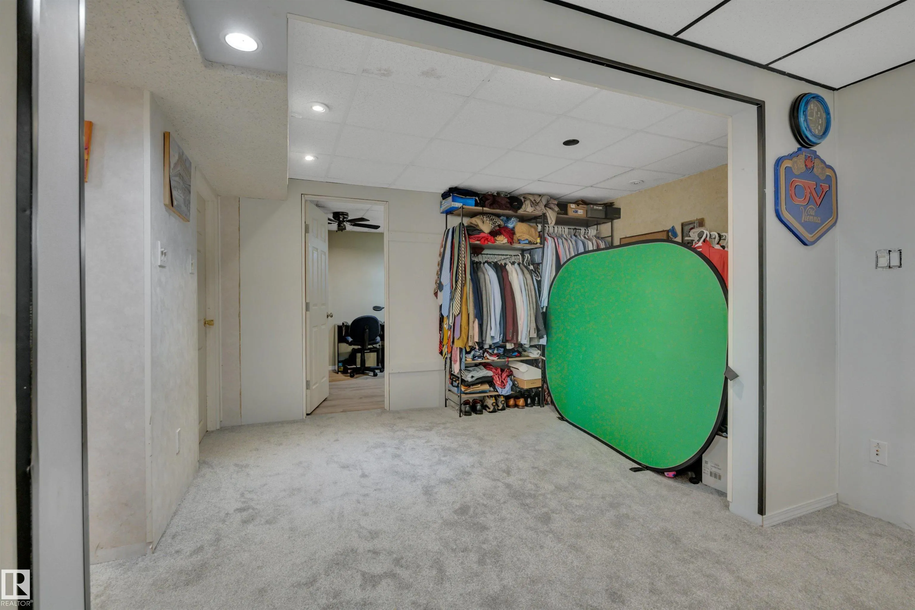 2 CAMELOT Place