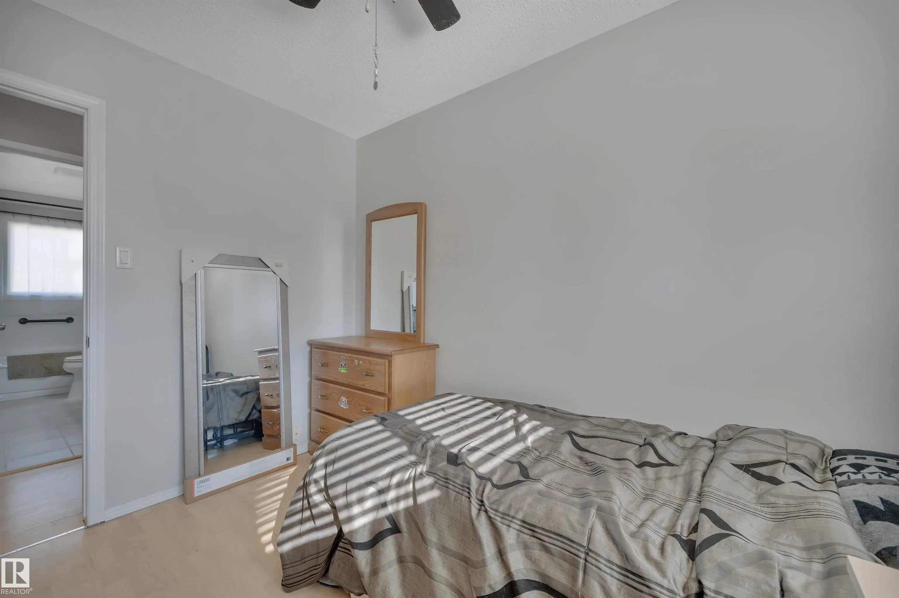 2 CAMELOT Place