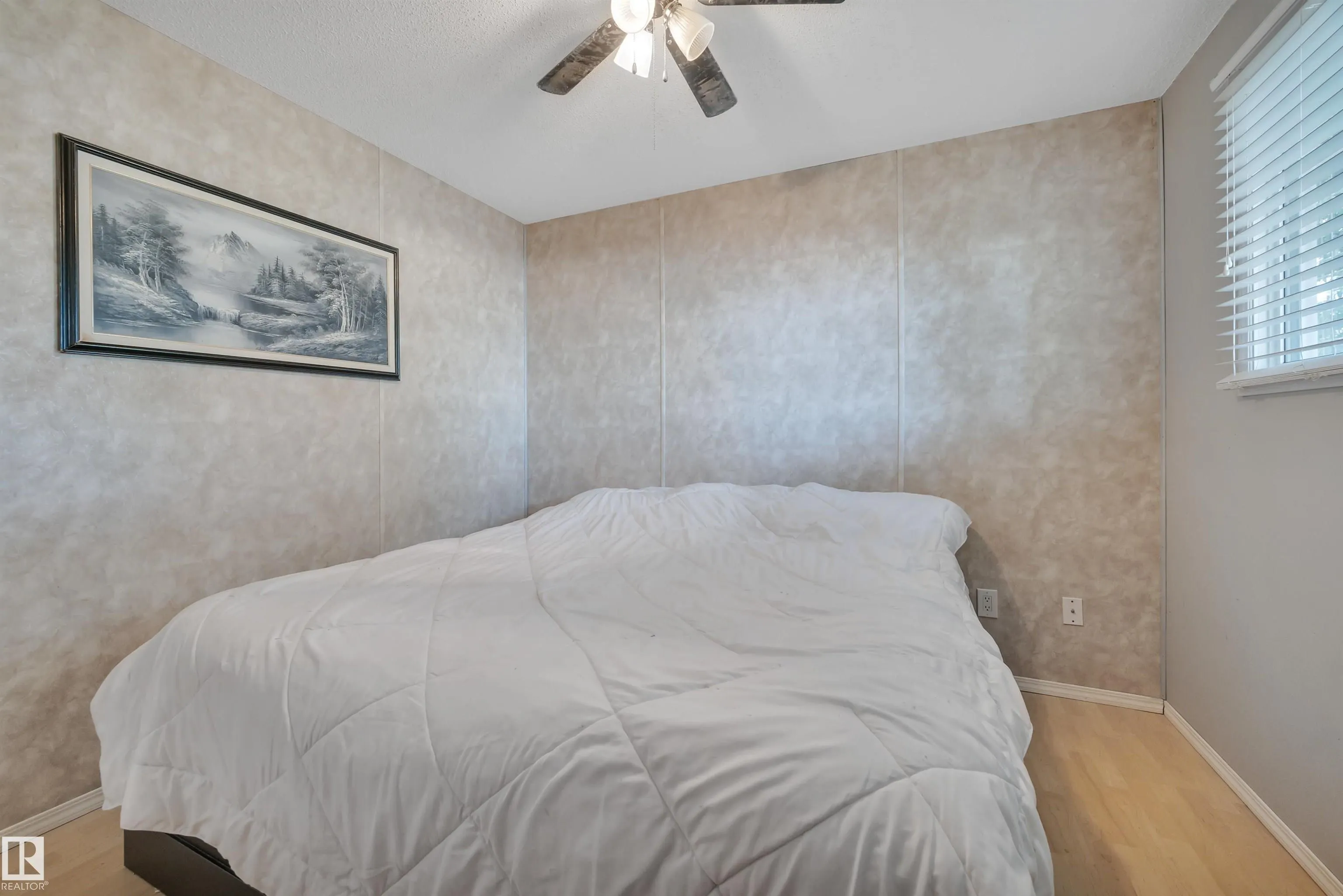 2 CAMELOT Place