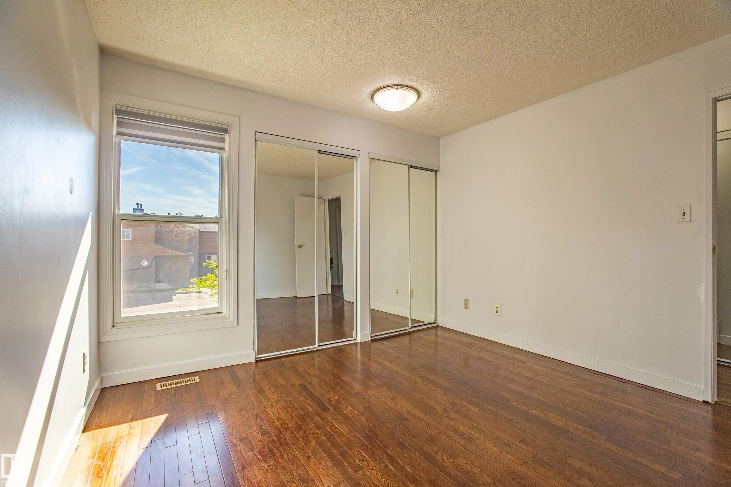 #37 3812 20 Avenue